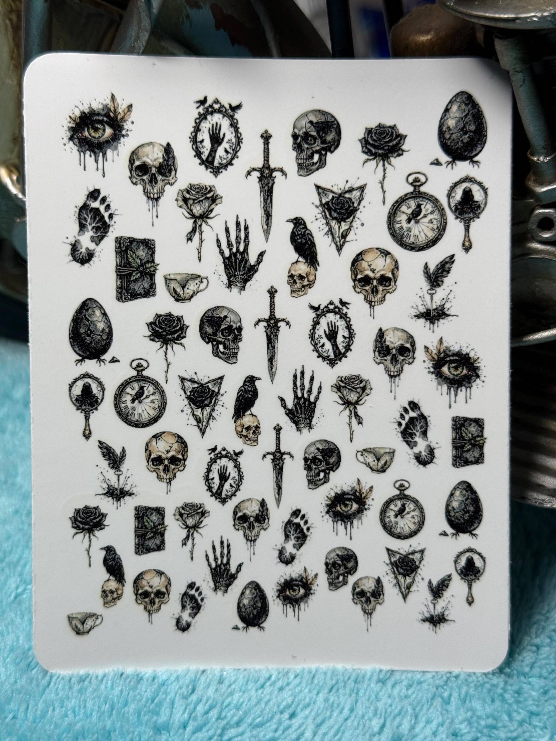 Dunkle Gothic Nailart Wasserschiebe Stickers Für Nägel, Nagelsticker Schädel, Rose, Feder von Etsy - TheArtofNaildesign