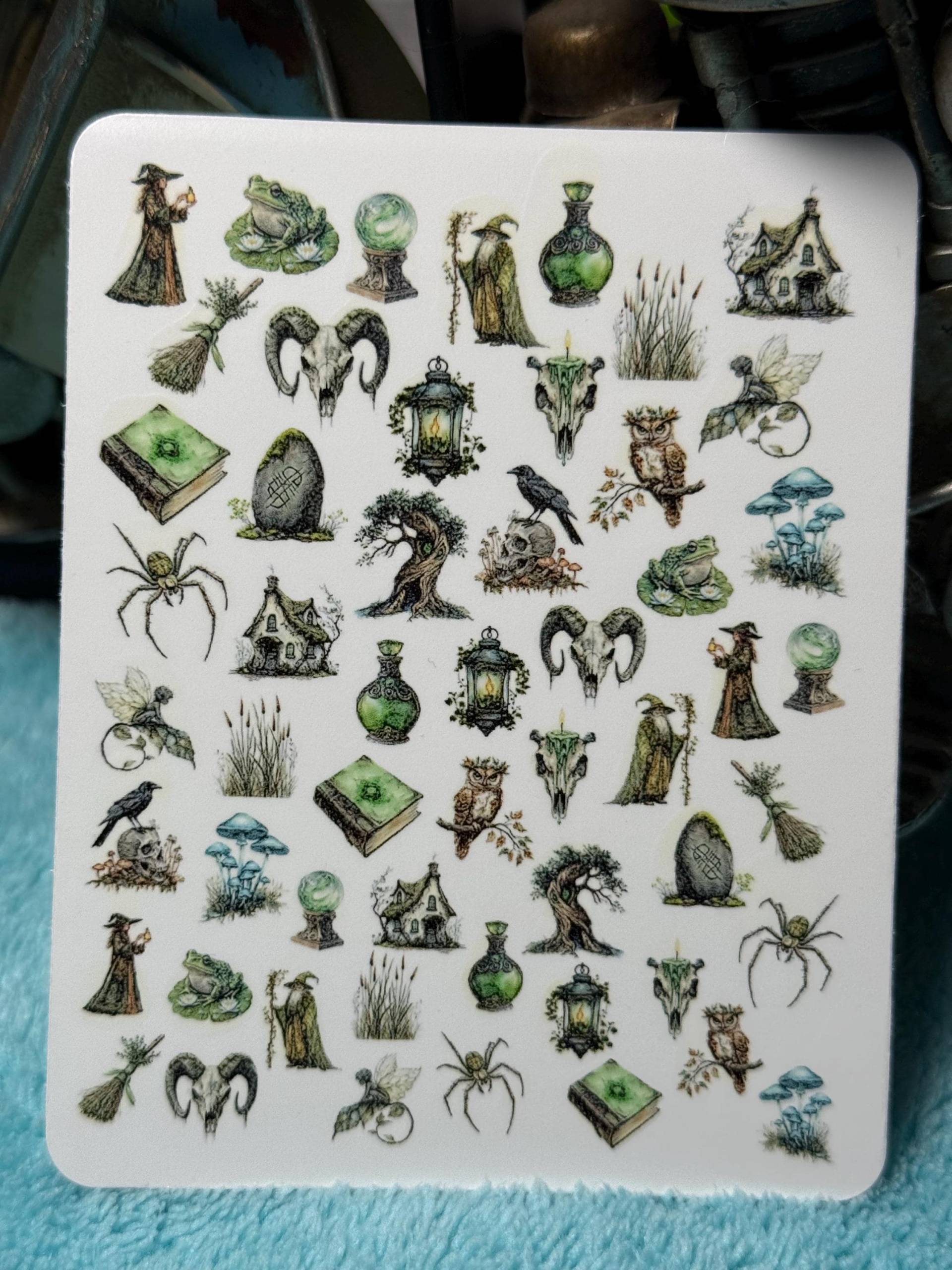 Hexenzauber Nailart Wasserschiebe Stickers Für Nägel, Nagelsticker Hexe, Hexerei, Pilz, Spinne, Rabe, Grün von Etsy - TheArtofNaildesign