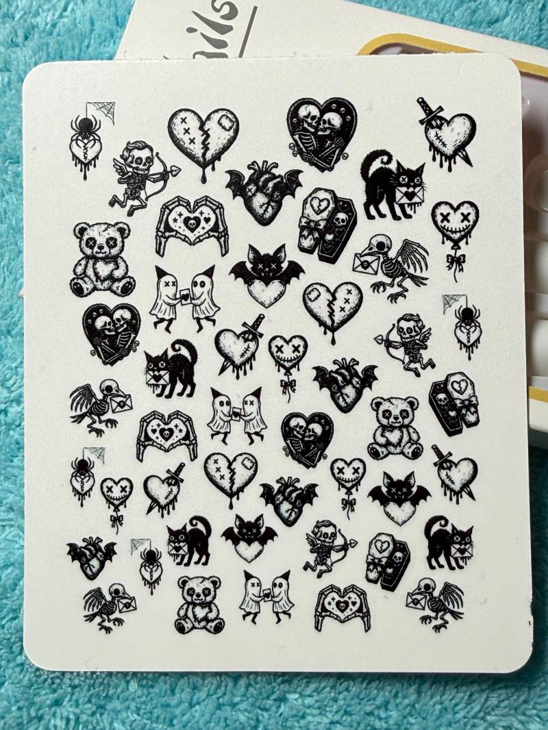 Pastell Gothic Nailart Wasserschiebe Stickers Für Nägel, Nagelsticker Schwarz Weiß, Gruseliger Valentinstag Geist, Skelett, Schwarze Katze von Etsy - TheArtofNaildesign