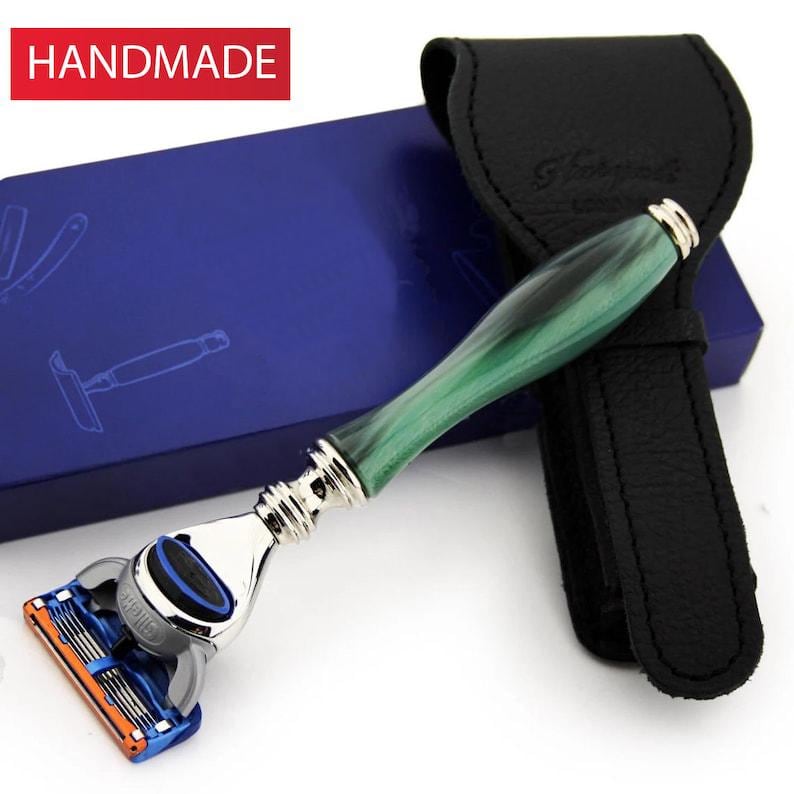 Handgefertigter 5-Edge-Patronen-Rasierer Mit Leder-Rasierabdeckung Harzgriff-Rasierrasierer-Geschenkset von Etsy - TheBodyTools