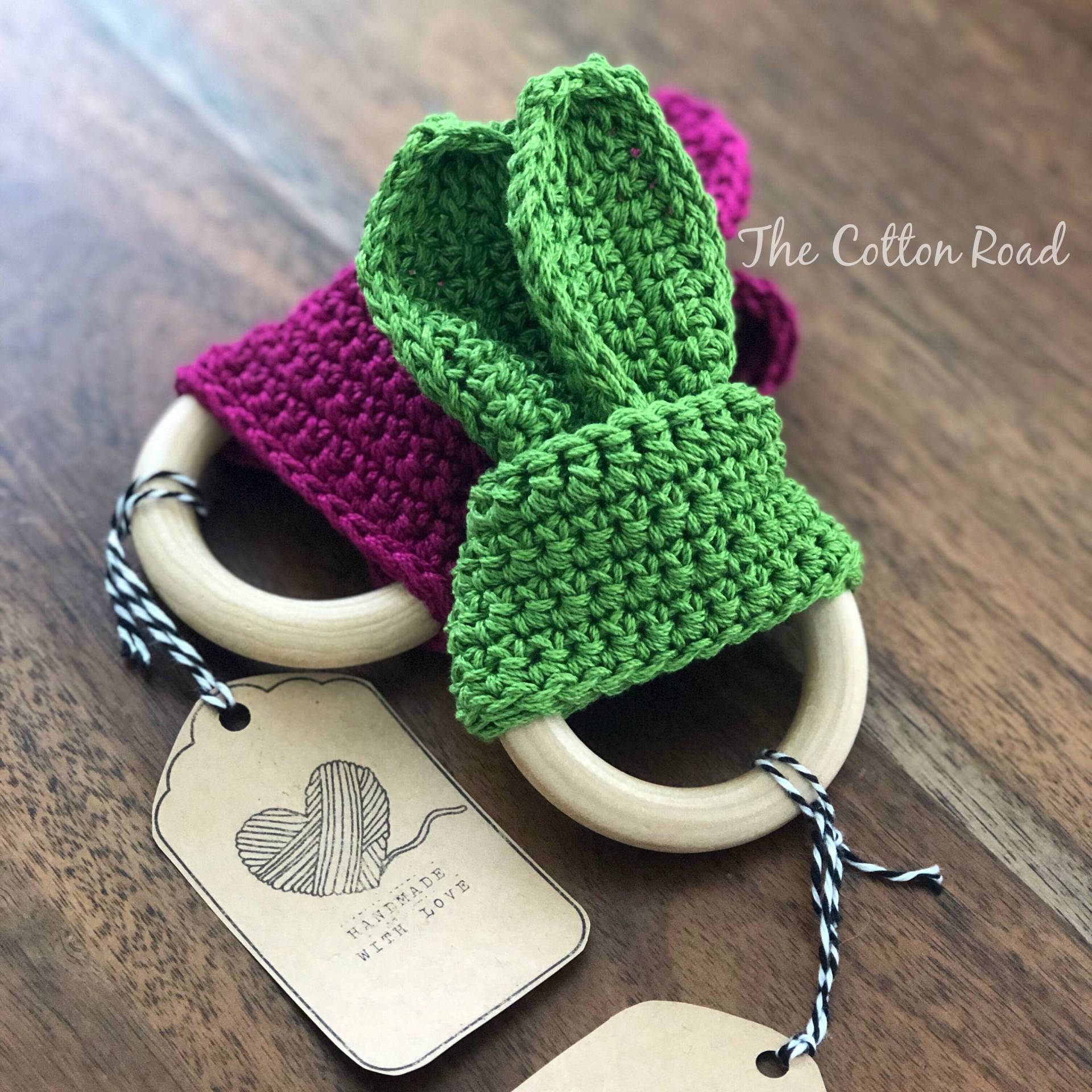 Hase Hang Eco-Friendly Beißring Spielzeug || Umweltfreundliches Baby von Etsy - TheCottonRoad