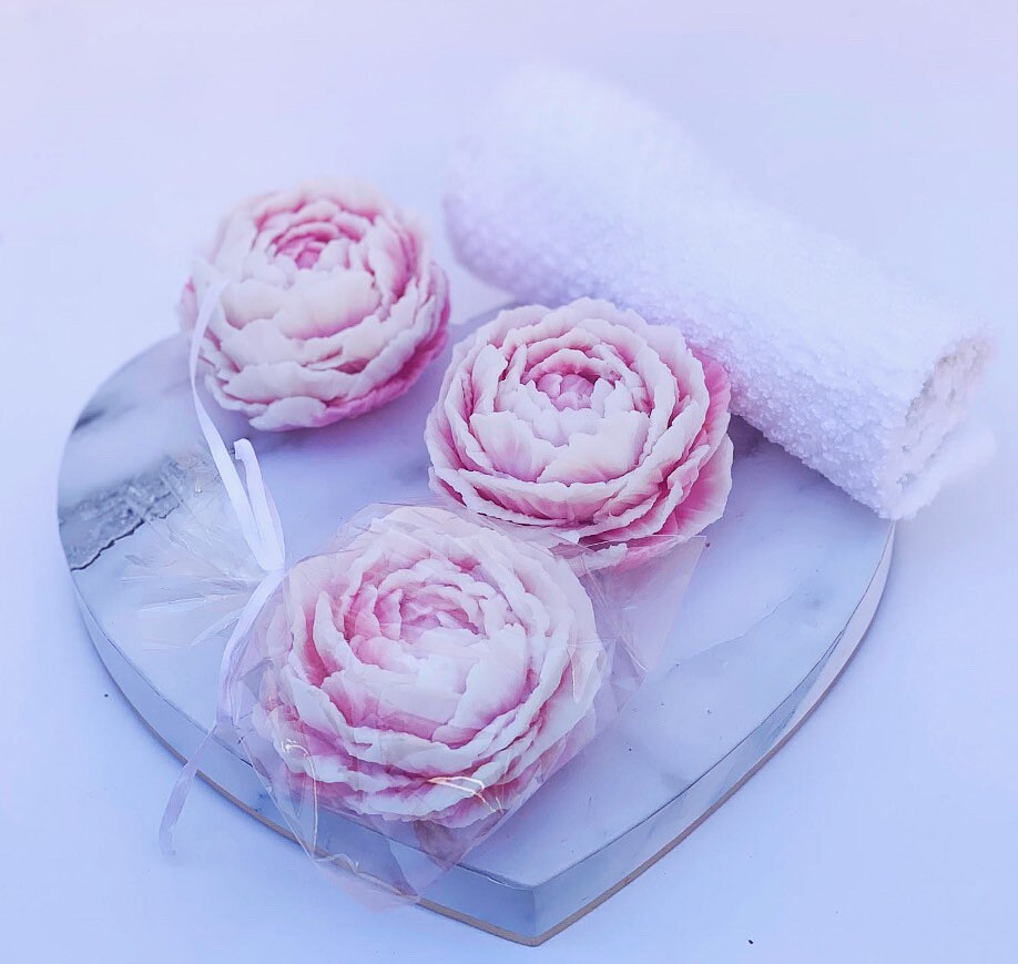 Seife Pfingstrose | Handgemachte Geburtstagsgeschenk Geschenk Für Sie Seifenstück| Blumen Naturseife Pfingstrosen Seifenstück Seife Pfingstrose | Handgemachte Geburtstagsgeschenk Geschenk Für Sie Seifenstück| Blumen Naturseife Pfingstrosen Seifenstück von Etsy - TheDivaSoap