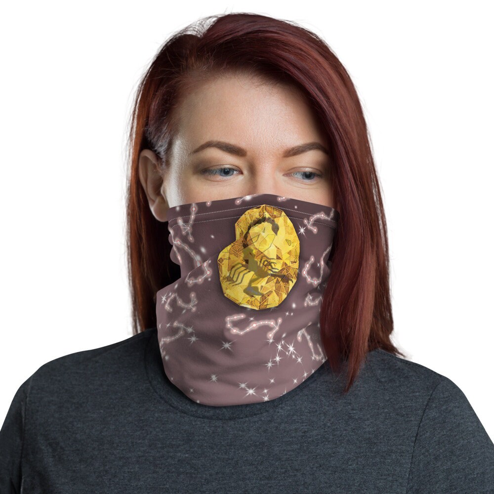 Skorpion Sternzeichen Halskette Maske All Over Print Edelstein Und Sternbild Design Skorpion Sternzeichen Halskette Maske All Over Print Edelstein Und Sternbild Design von Etsy - TheEnigmaticVariety
