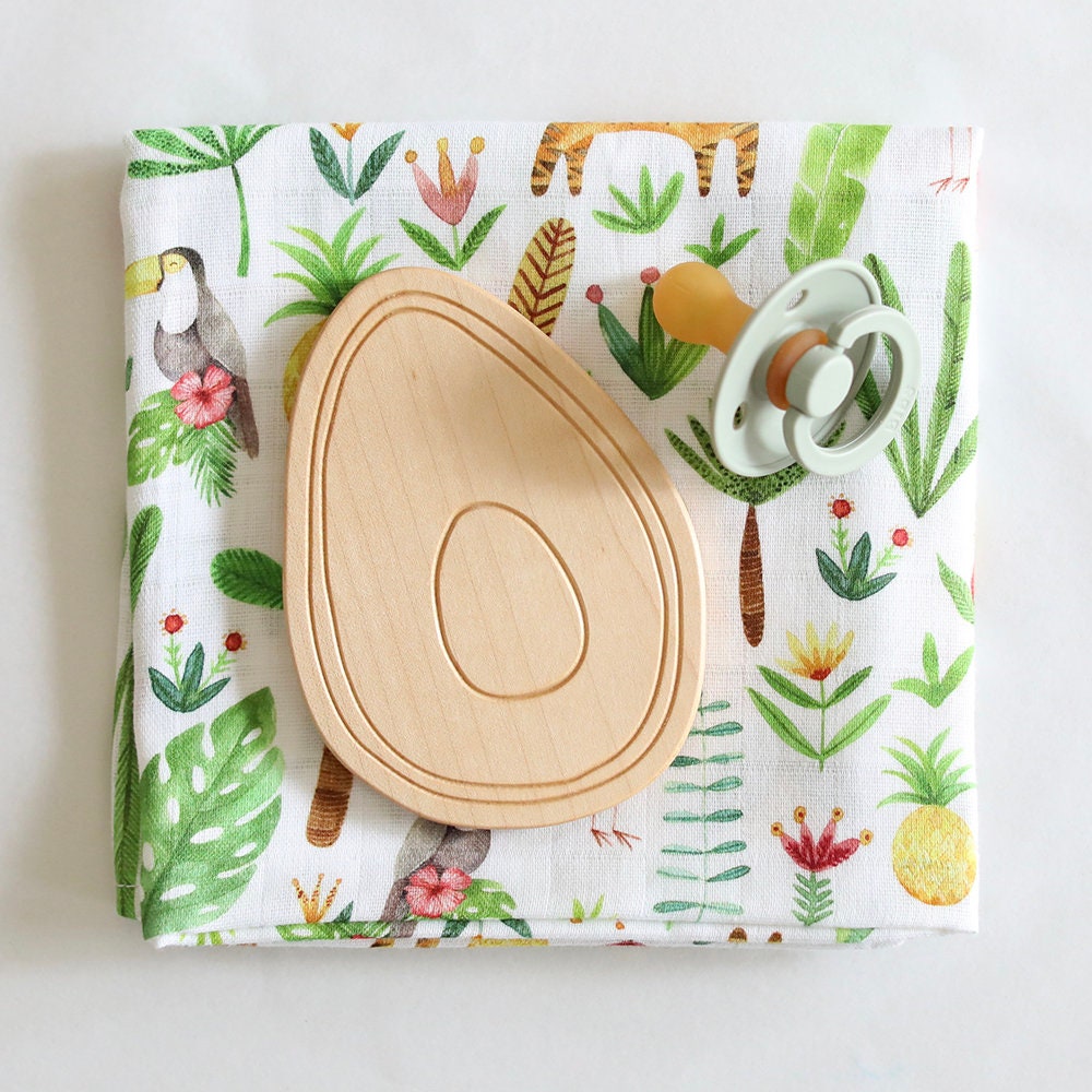 Holz Beißspielchen Avocado Holzspielchen Baby Holz Beißspielchen Avocado Holzspielchen Baby von Etsy - TheFoxintheAttic