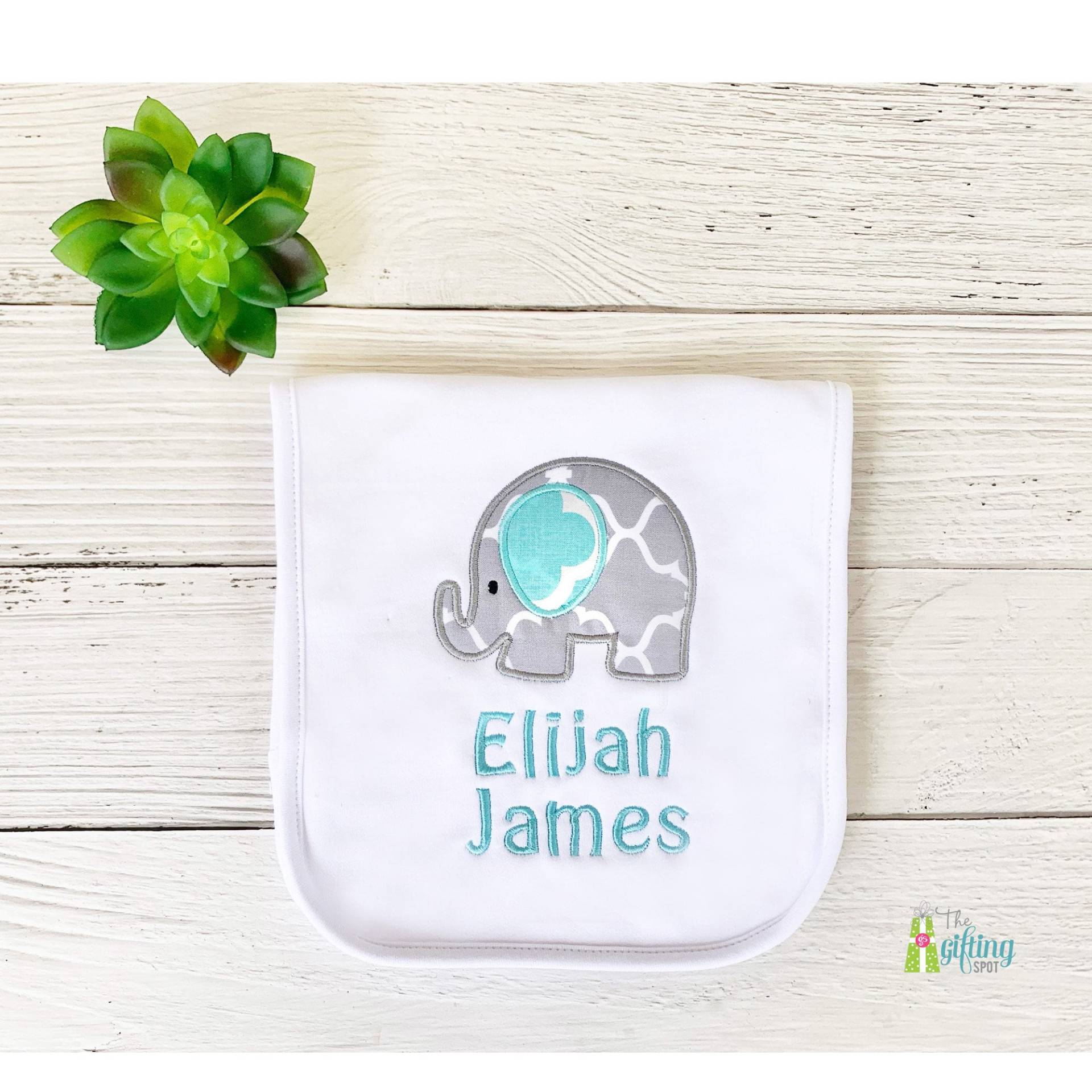 Personalisierte Jungen Baby Geschenk, Spucktuch Mit Applikation, Name Weiche Baumwolle Spucktuch, Benutzerdefinierte Babypartygeschenk, Neugeborene von Etsy - TheGiftingSpot