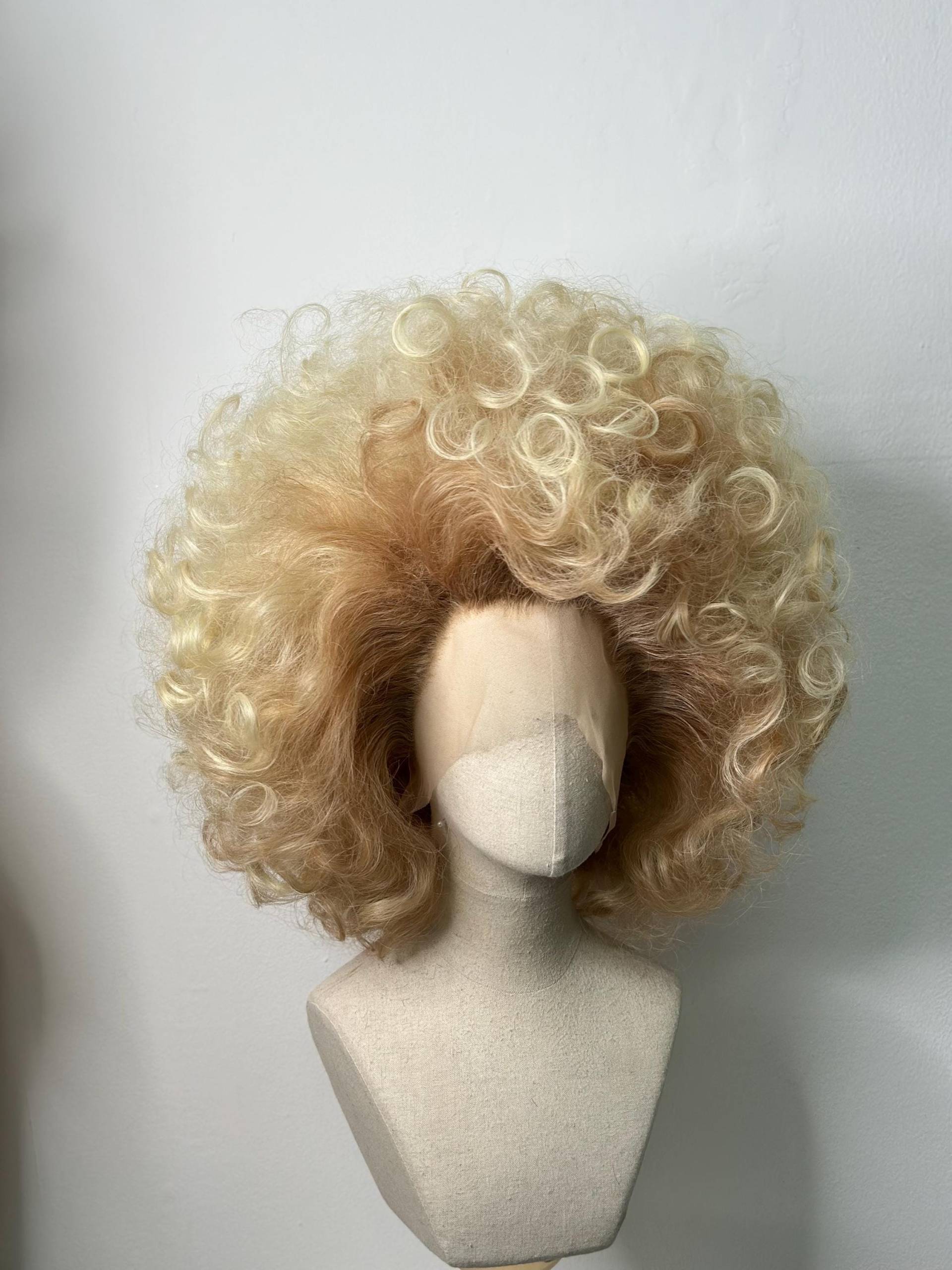 Big 80S Wig Dark Copper Big 80S Wig Dark Copper von Etsy - TheGingHair