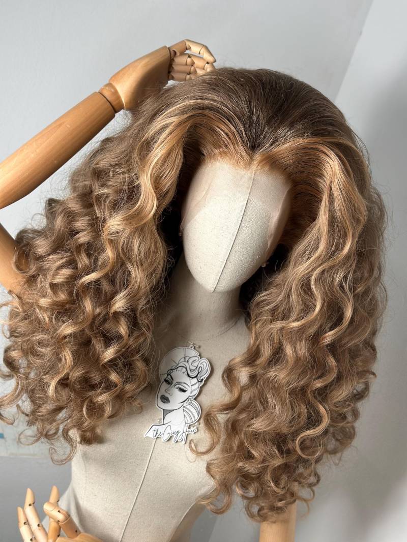 Big Brown Super High Density Curls von Etsy - TheGingHair