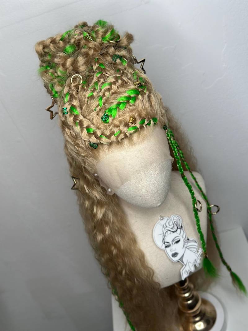Braids Wig in Cool Blonde-Green Mix von Etsy - TheGingHair