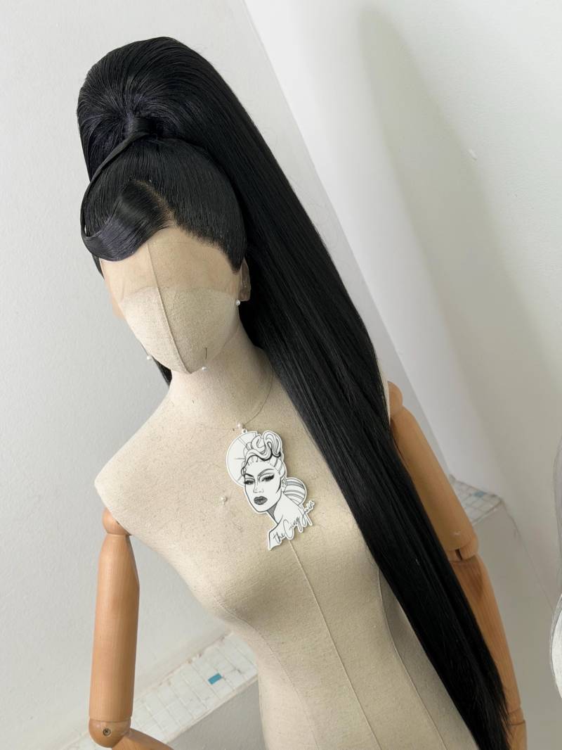 Classy Sleek Ponytail Wig Half Up Deep Black Classy Sleek Ponytail Wig Half Up Deep Black von Etsy - TheGingHair