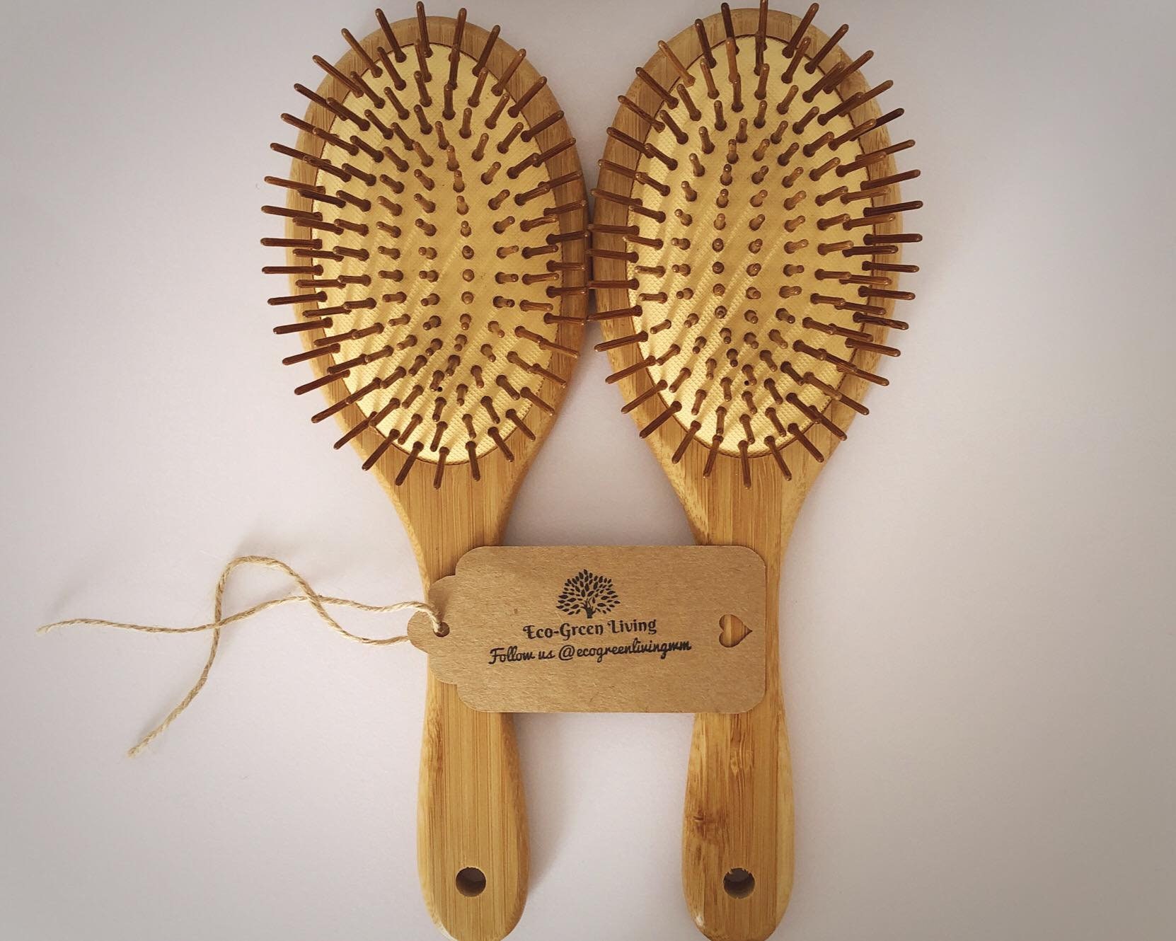 Bambus Haarbürste | Plastikfrei Umweltfreundlicher Nachhaltiger Rechteckiger/Ovaler Pinsel von Etsy - TheLittelGreen