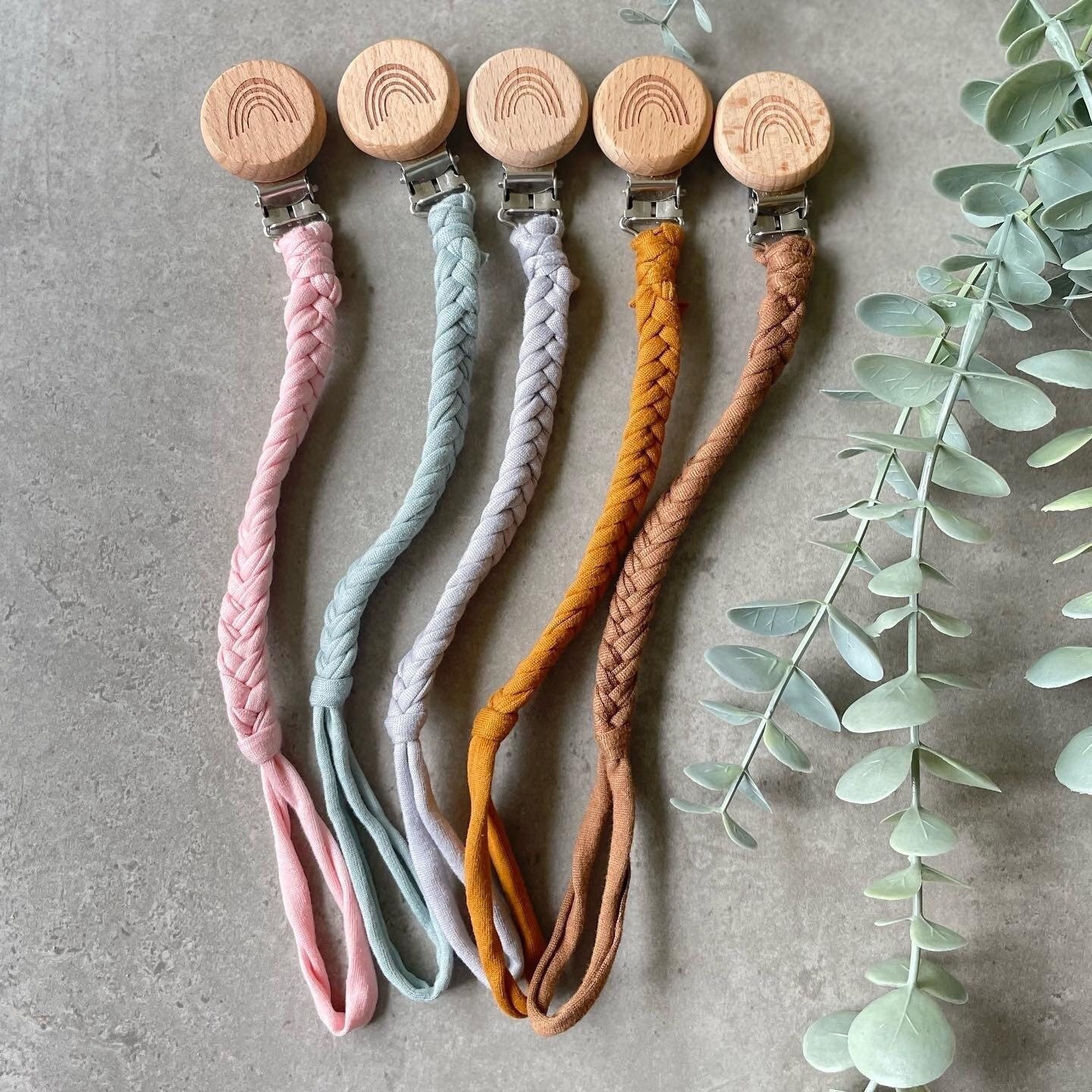 Schnullerband Mit Regenbogen Schnullerkette, Schnullerclip, Schnullerband, Schnullerkette von Etsy - TheMonkeyBox