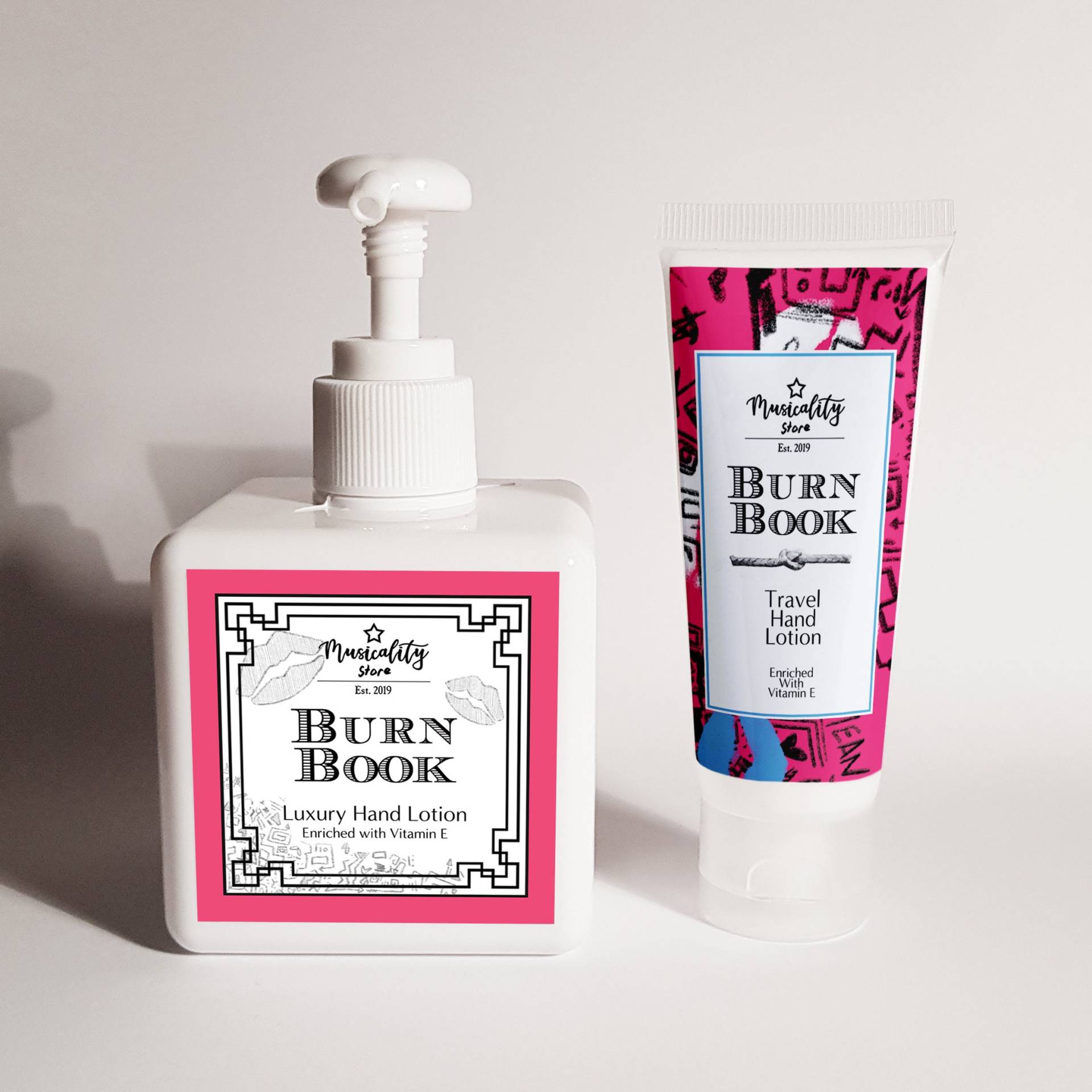 Vorbestellung | 7. Juli - Luxuriöse Mean Girls Inspirierte "Burn Book" Handlotion | Musiktheater Handcreme Brocante Geschenke Vorbestellung | 7. Juli - Luxuriöse Mean Girls Inspirierte "Burn Book" Handlotion | Musiktheater Handcreme Brocante Geschenke von Etsy - TheMusicalityStore1