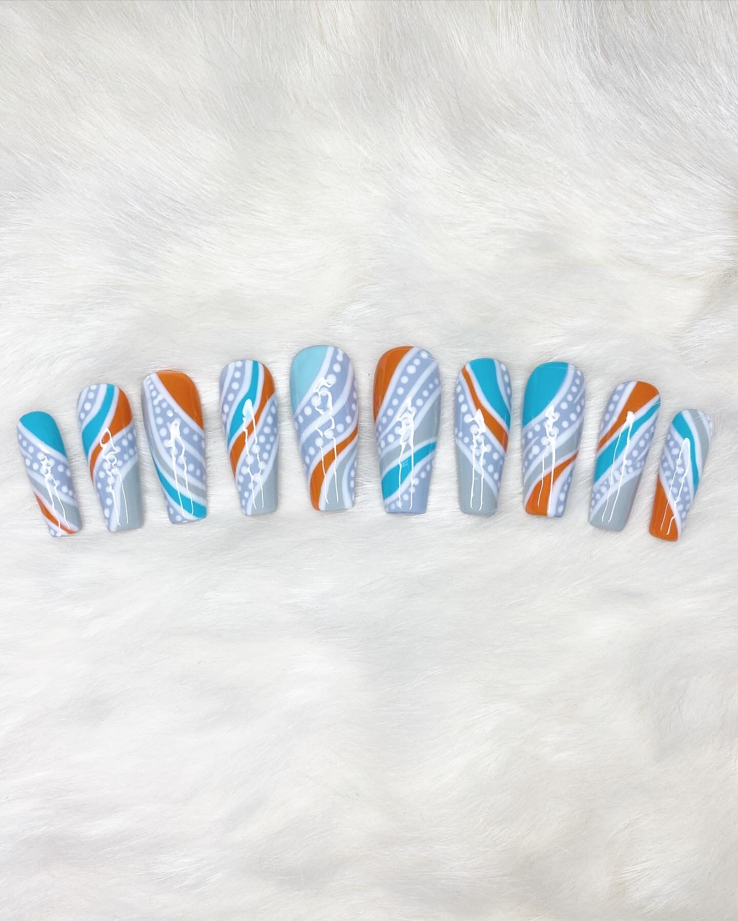 Press-On Nagel Set, Gel, Blau, Orange, Helllila & Grün Farben, Welle, Linie, Punkt Detailiert, Glänzend Press-On Nagel Set, Gel, Blau, Orange, Helllila & Grün Farben, Welle, Linie, Punkt Detailiert, Glänzend von Etsy - TheNailArtStudio
