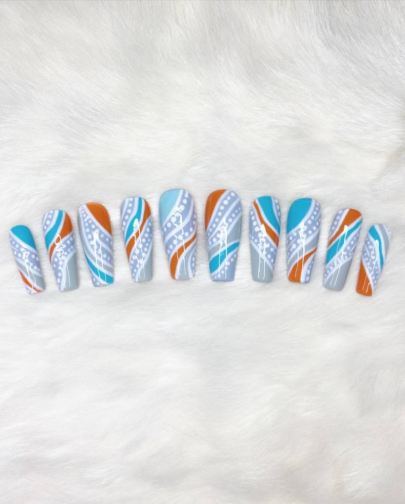 Press-On Nagel Set, Gel, Blau, Orange, Helllila & Grün Farben, Welle, Linie, Punkt Detailiert, Glänzend von Etsy - TheNailArtStudio