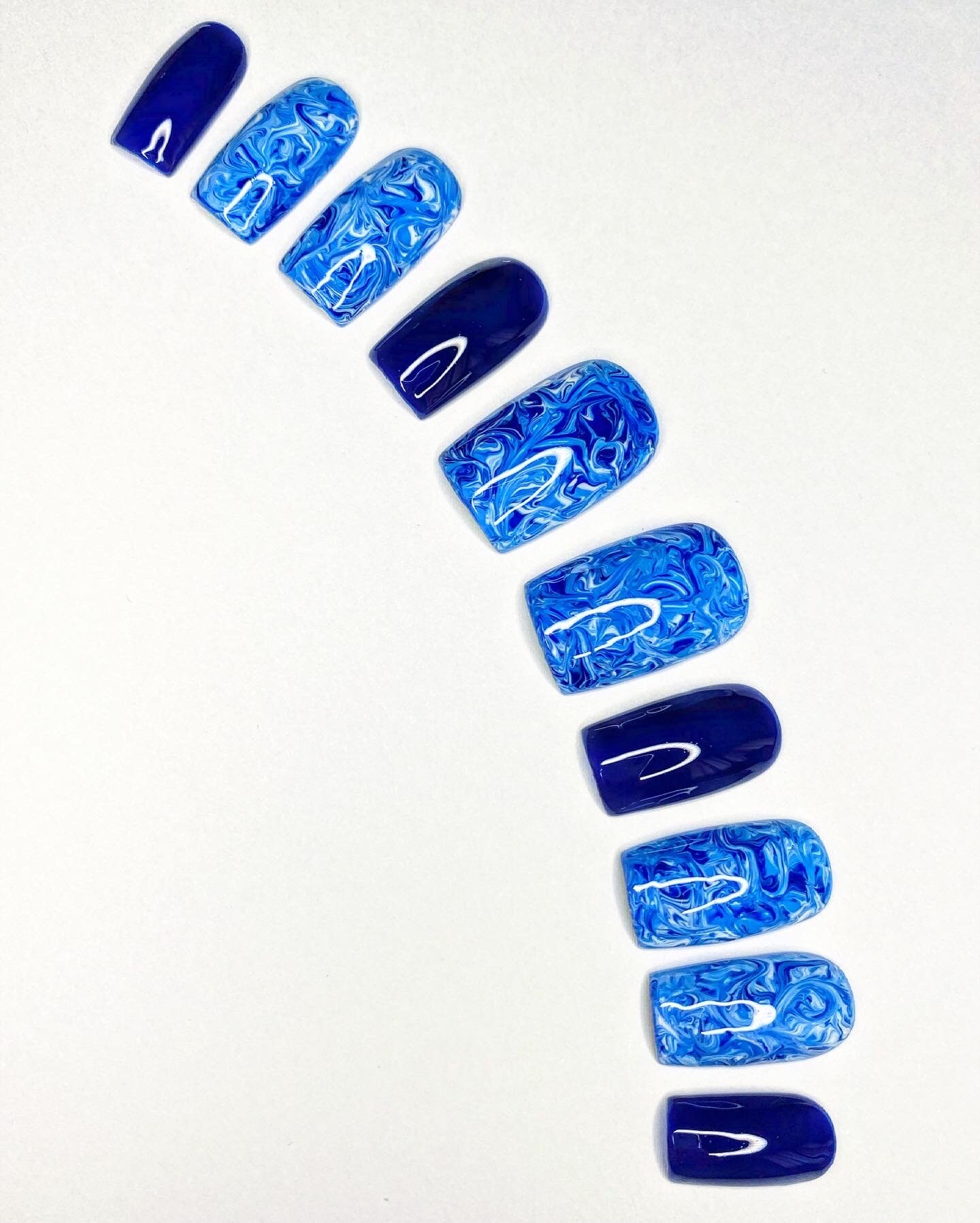 Press-On Nagel Set, Gelpolitur, Blau Und Weiß Farben, Marmordetails, Glänzend Press-On Nagel Set, Gelpolitur, Blau Und Weiß Farben, Marmordetails, Glänzend von Etsy - TheNailArtStudio
