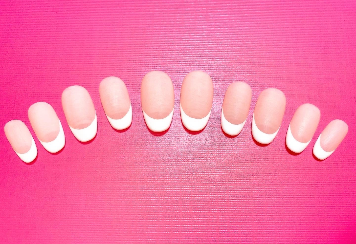 Press-On Nagel Set, Gelpolitur, Rosa Und Weiß Farben, French Tip Detailing, Matt Press-On Nagel Set, Gelpolitur, Rosa Und Weiß Farben, French Tip Detailing, Matt von Etsy - TheNailArtStudio
