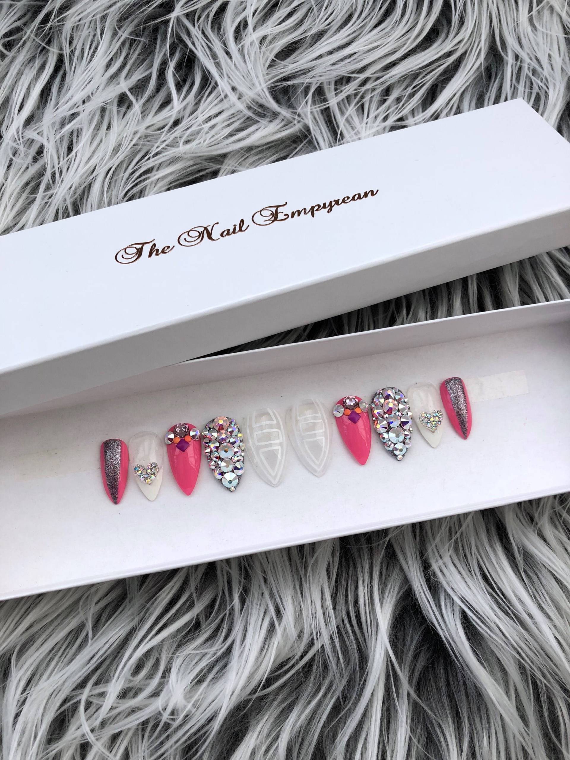 Handbemalt ~ Druck Auf Nägel Pinke Falsche Stiletto Fake Matte Acrylnägel von Etsy - TheNailEmpyrean