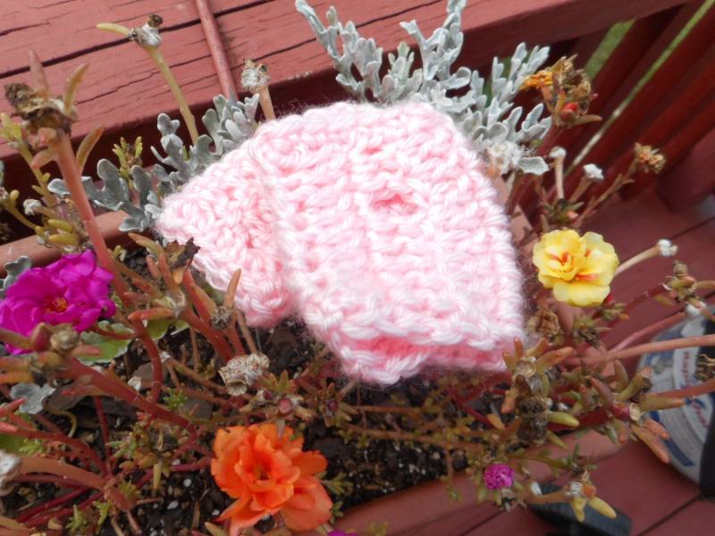 Pearly Pink ~ Itty Bitty Neugeborene Fingerlose Handschuhe, Handwärmer, Weiche, Zierliche Rosa Süße Kleine Baby-Mode-Foto-Requisite von Etsy - TheOldeCrowCottage