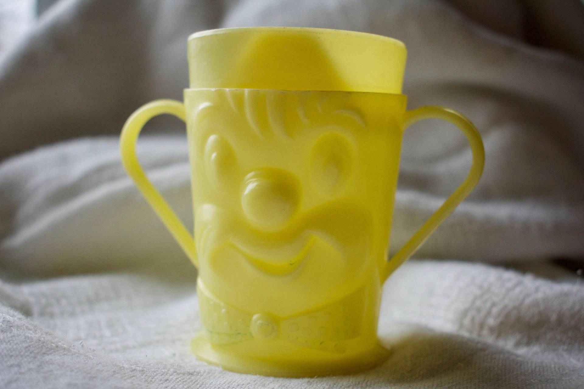 Vintage Gelbe Plastik Entwöhnungstasse Schnabeltasse Sammler von Etsy - ThePoppyandSwallow