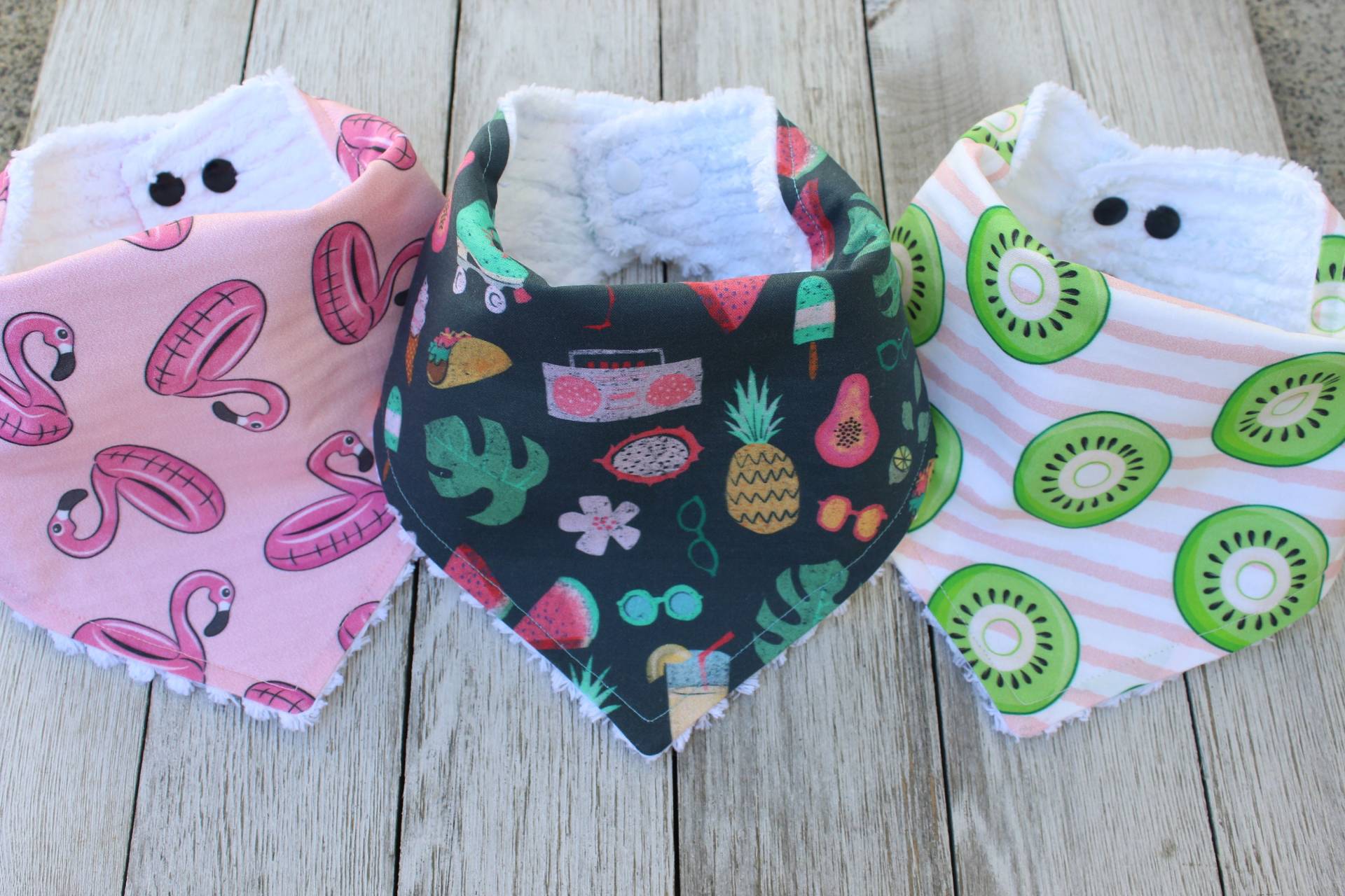 Baby Girl Lätzchen Set | Bandana Bib Girls First Summer Baby-Mädchen-Dusche-Geschenk Mädchen Drool Sommer-Baby von Etsy - TheRedFoxFinds