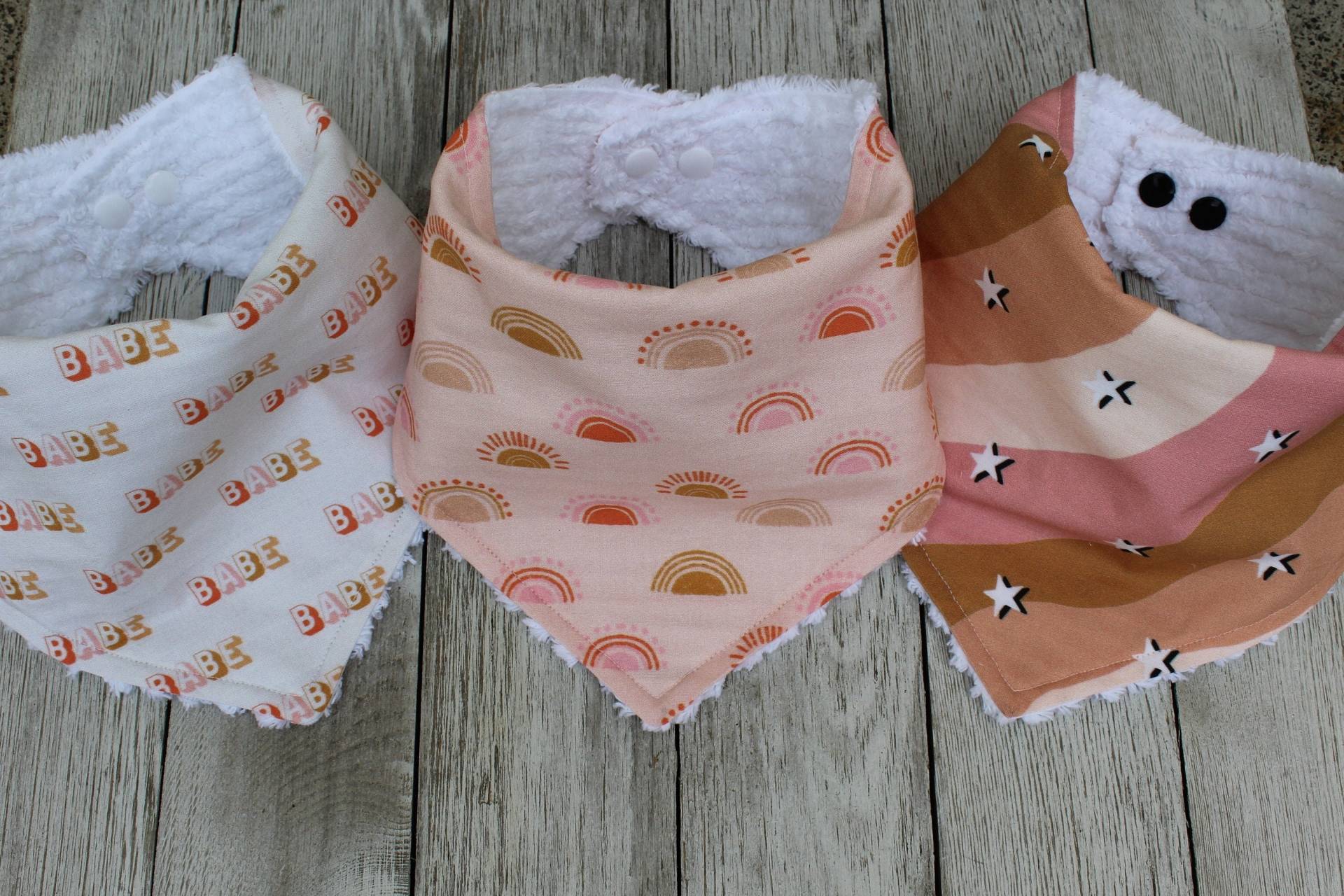 Baby Mädchen Lätzchen | Girl Dusche Baby-Dusche-Geschenk Neue Mama Geschenk Neugeborenes Regenbogen-Baby-| Regenbogen-Baby-Geschenk Babe Bib Baby Mädchen Lätzchen | Girl Dusche Baby-Dusche-Geschenk Neue Mama Geschenk Neugeborenes Regenbogen-Baby-| Regenbogen-Baby-Geschenk Babe Bib von Etsy - TheRedFoxFinds