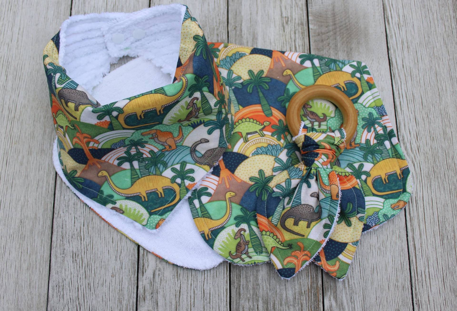 Dinosaurier Baby Geschenk | Shower Junge Bib Burp Tuch Beißer Geschenkset Dino Baby-Bib von Etsy - TheRedFoxFinds