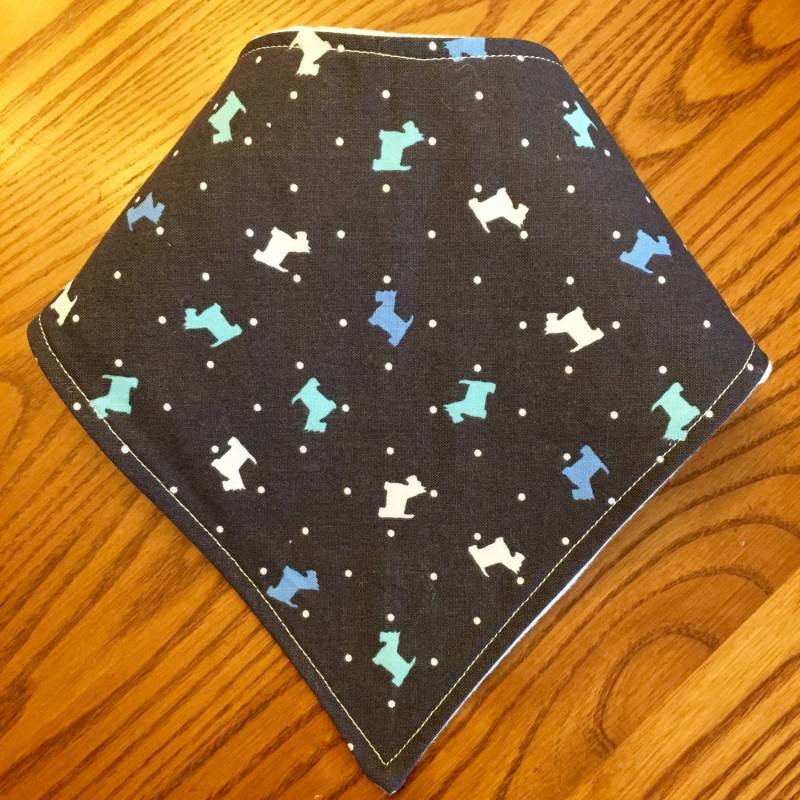 Baby Bandana Lätzchen - Blau Scottie/Westie Hunde Baby Bandana Lätzchen - Blau Scottie/Westie Hunde von Etsy - TheSewingGinger