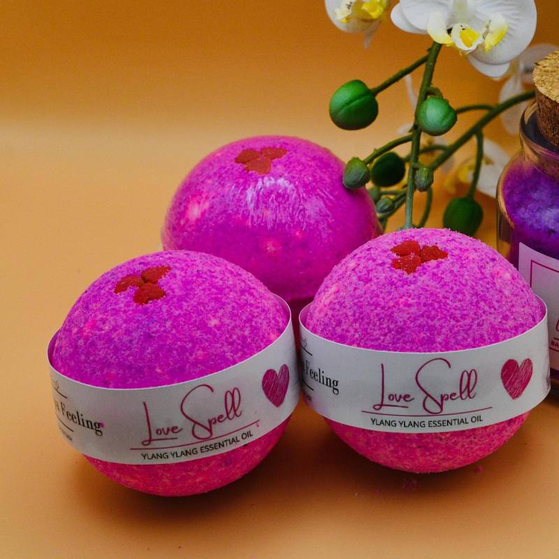 Badekugel, Bestseller Geschenk Mutter, Freundin, Hochzeitsgeschenk, Ylang Duft von Etsy - TheSpaFeeling