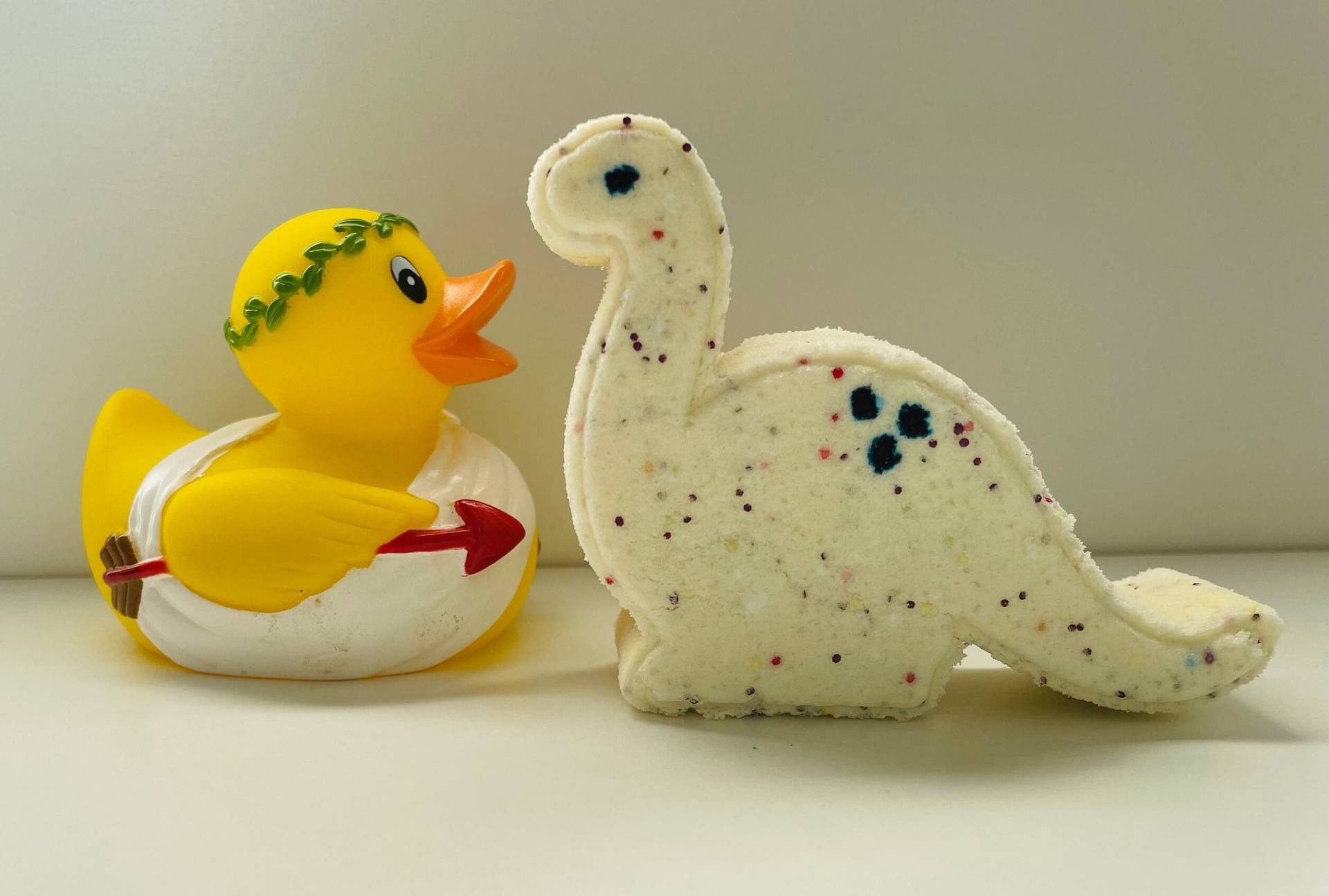 Dinosaurier Badebombe in Konfetti Und Weiteren Farben, Kind, Badekugel Badespaß Kinder, Dinosaurier, Geschenk Kind Dinosaurier Badebombe in Konfetti Und Weiteren Farben, Kind, Badekugel Badespaß Kinder, Dinosaurier, Geschenk Kind von Etsy - TheSpaFeeling