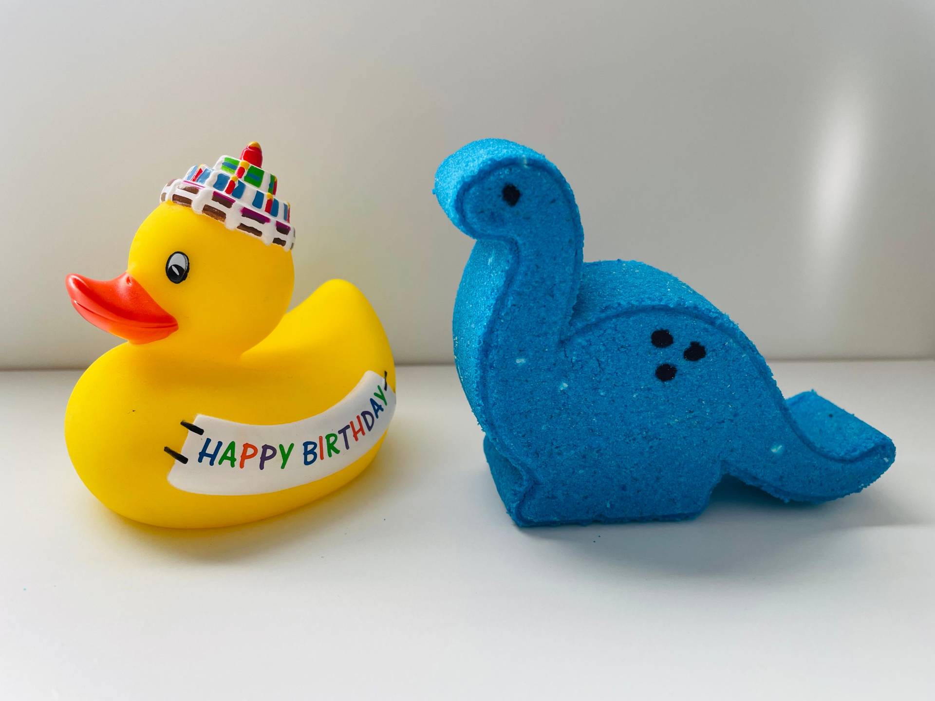 Dinosaurier Badebombe in Verschieden Farben, Kind, Badekugel Badespaß Kinder, Dinosaurier, Geschenk Junge, Kind Dinosaurier Badebombe in Verschieden Farben, Kind, Badekugel Badespaß Kinder, Dinosaurier, Geschenk Junge, Kind von Etsy - TheSpaFeeling