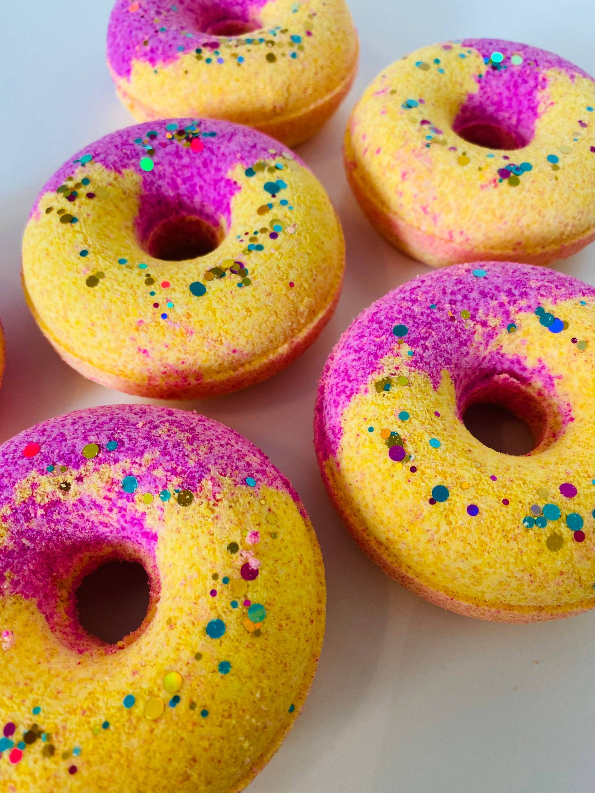 Geschenk Kinder, Badebombe Donut, Kindergeburtstag, Badedonut, Kinder Geburtstag, Mitgebsel, Kind, Mädchen Geschenk Kinder, Badebombe Donut, Kindergeburtstag, Badedonut, Kinder Geburtstag, Mitgebsel, Kind, Mädchen von Etsy - TheSpaFeeling