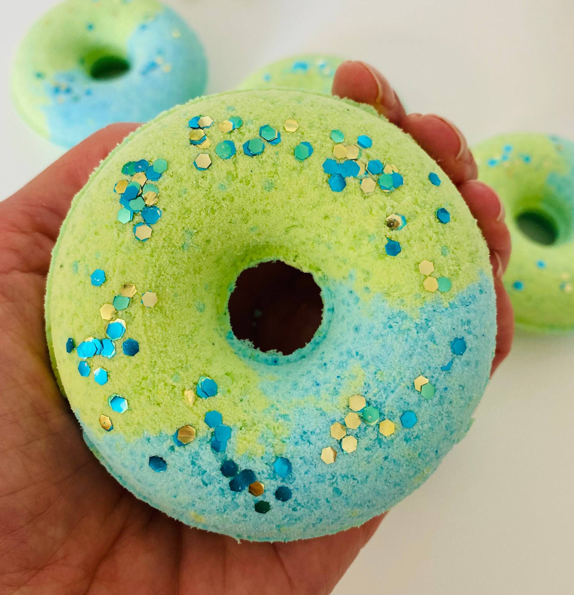 Geschenk Kinder, Badedonut, Junge, Badekugel, Donut, Kindergeburtstag, Kinder Geburtstag, Mitgebsel Geschenk Kinder, Badedonut, Junge, Badekugel, Donut, Kindergeburtstag, Kinder Geburtstag, Mitgebsel von Etsy - TheSpaFeeling
