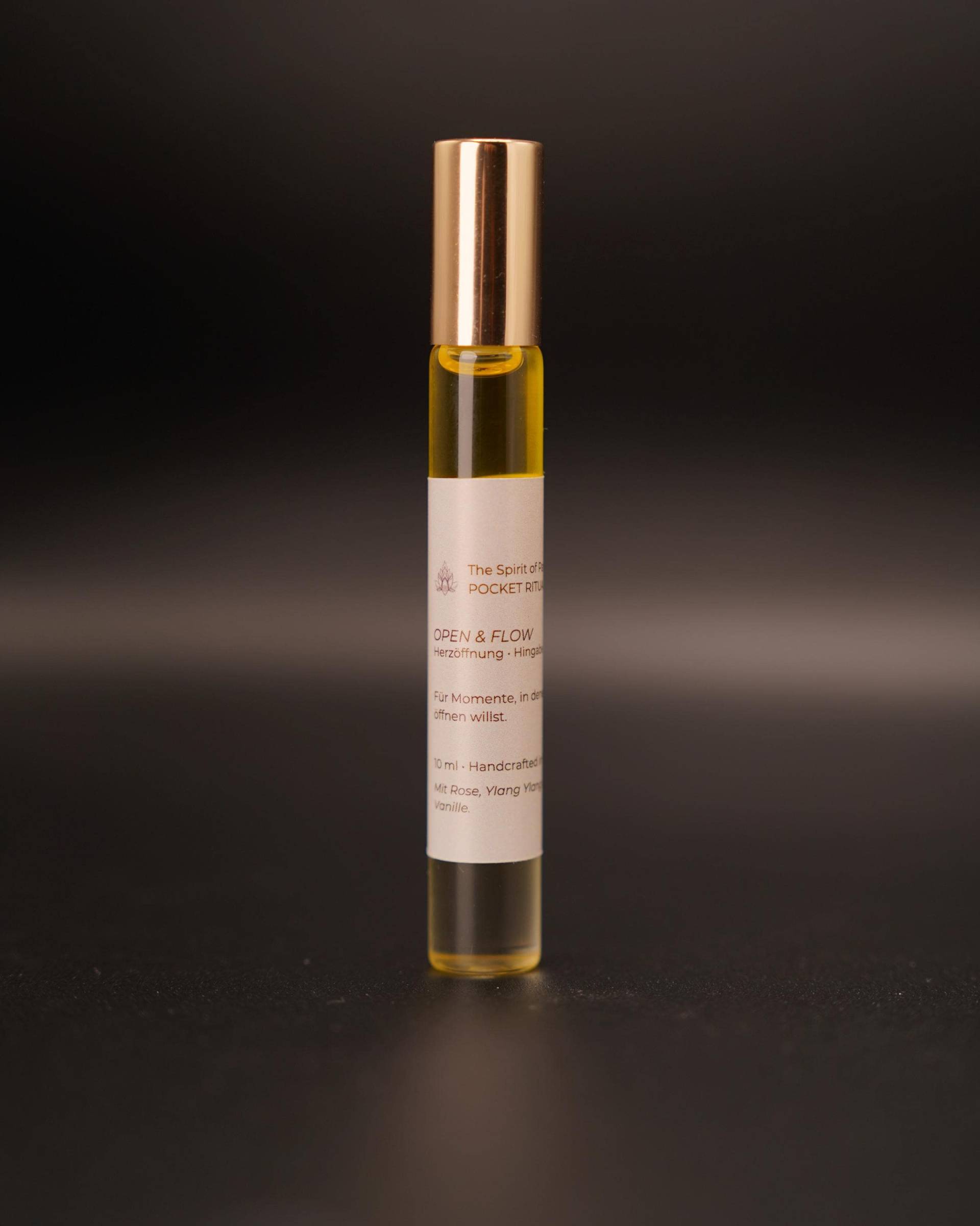 Open & Flow Pocket Ritual Roller - Heart Opening Aromatherapy Self Love Oil Emotional Balance & Feminine Energy von Etsy - TheSpiritofPamela