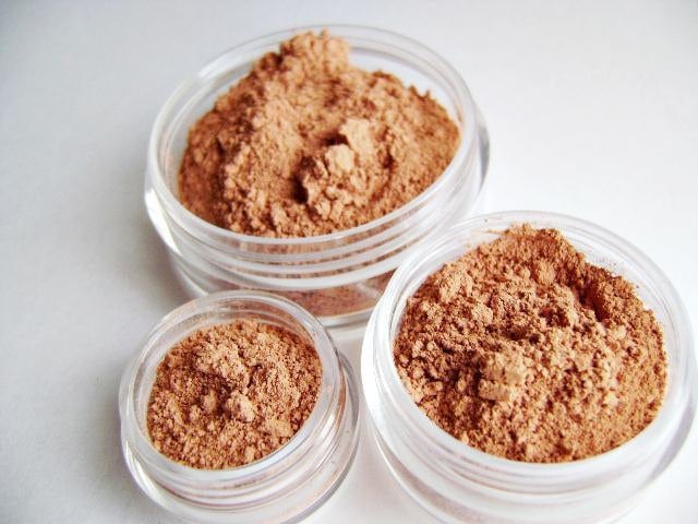 Natürliche Mineral Blush - Leichte Erde Für Bis Mittlere Hautfarbe 5 Größen Zur Auswahl von Etsy - TheSycamoreBoutique