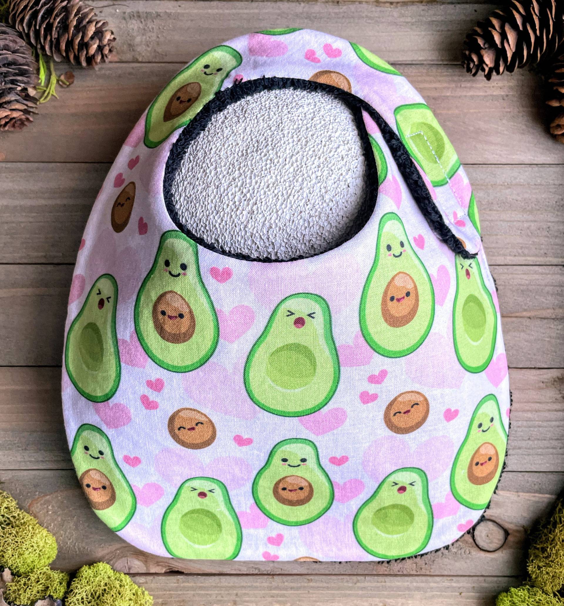 Lätzchen | Avocado Mama Baby Zahnen Sabbern Absorbierende Shower Geburt Geschenk Verstellbarer Verschluss Niedliche Herzen Neue Mutter Avocados von Etsy - TheWobblyWaterbear