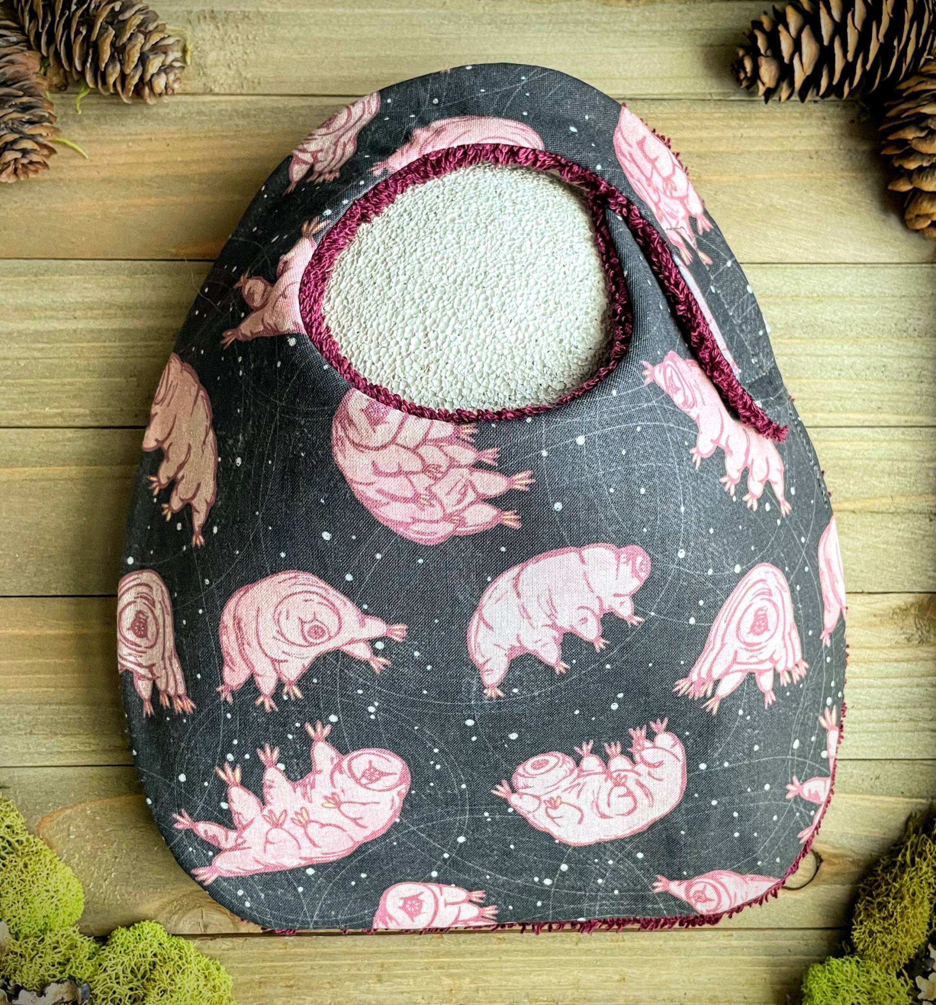 Lätzchen | Weltraum Bärtierchen Zahnen Sabbern Absorbierende Baby Shower Geburt Geschenk Verstellbarer Verschluss von Etsy - TheWobblyWaterbear