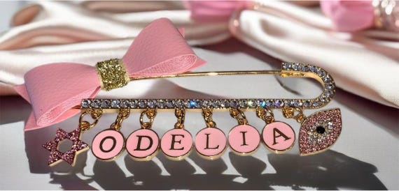 Crystal Stroller Pin ™ Mit Personalisiertem Namen, Crystal Magen David & Evil Eye Charms, Handgefertigtes 18K Vergoldet, Bestes Babypartygeschenk von Etsy - TheYinToYourPin