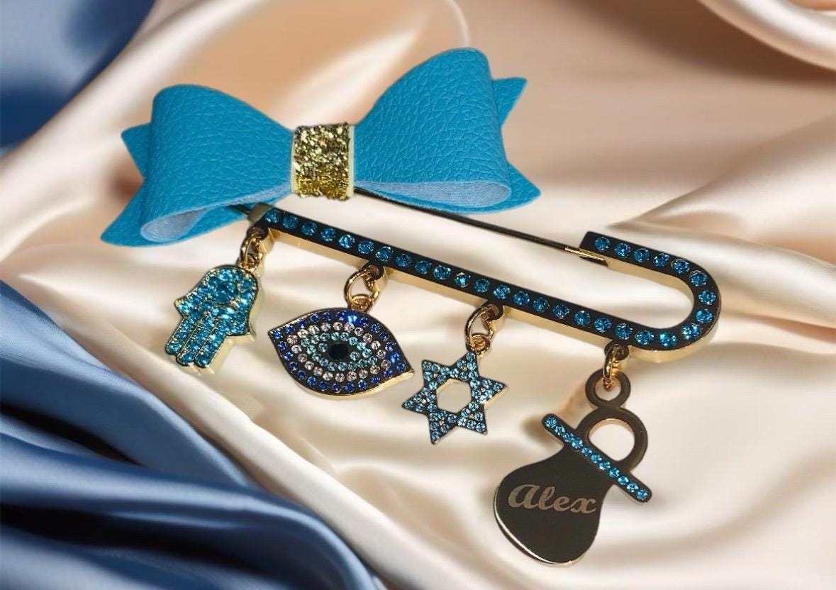 Custom Stroller Pin ™, Handgefertigtes 18 Karat Vergoldet, Baby Brosche, Best Newborn & Babypartygeschenk, Couture von Etsy - TheYinToYourPin