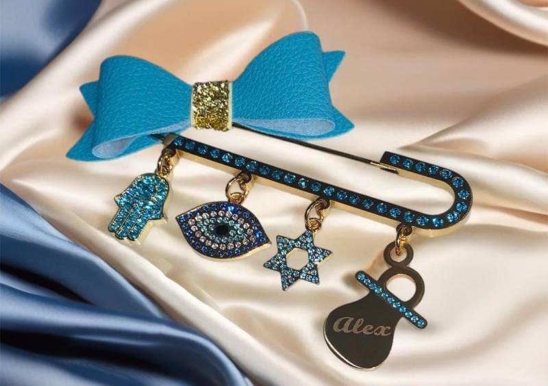 Custom Stroller Pin ™, Handgefertigtes 18 Karat Vergoldet, Baby Brosche, Best Newborn & Babypartygeschenk, Couture von Etsy - TheYinToYourPin