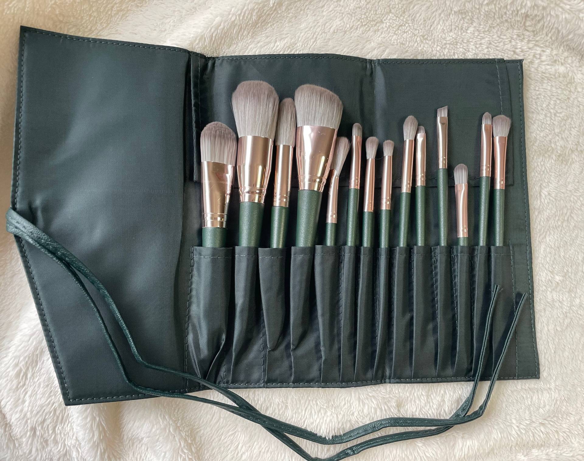 Limitierte Auflage, Vegan Make-Up Pinsel Set 14, Ich Bin Strahlend, Personalisierte Nachricht, Make-Up-Set, Weihnachten, Geburtstag, Feiertagsset Limitierte Auflage, Vegan Make-Up Pinsel Set 14, Ich Bin Strahlend, Personalisierte Nachricht, Make-Up-Set, Weihnachten, Geburtstag, Feiertagsset von Etsy - Lovevioletalchemy