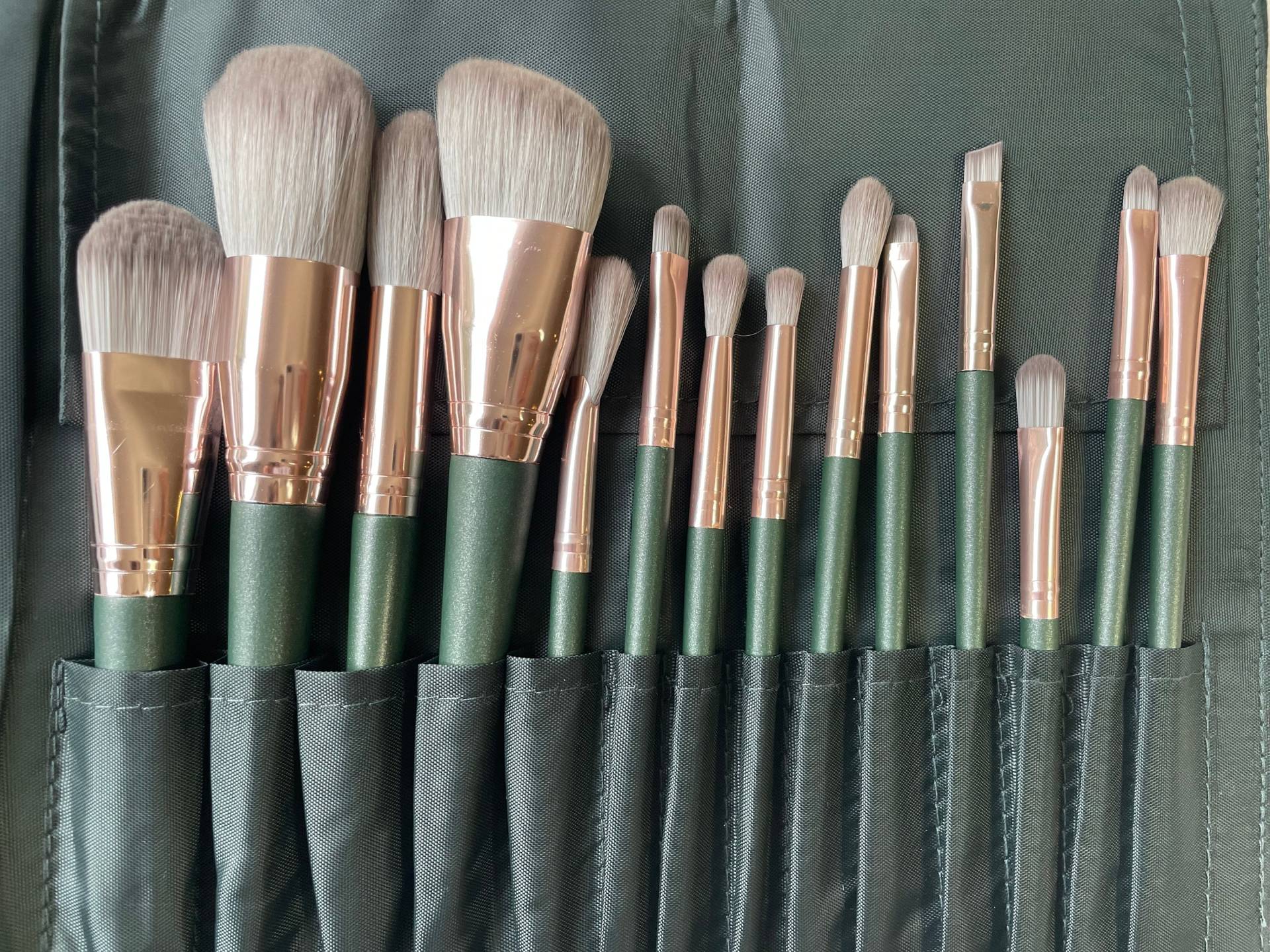 Limitierte Auflage, Vegan Make-Up Pinsel Set 14, Ich Bin Strahlend, Personalisierte Nachricht, Make-Up-Set, Geschenk Für Sie, Geburtstag, Muttertag Limitierte Auflage, Vegan Make-Up Pinsel Set 14, Ich Bin Strahlend, Personalisierte Nachricht, Make-Up-Set, Geschenk Für Sie, Geburtstag, Muttertag von Etsy - Lovevioletalchemy