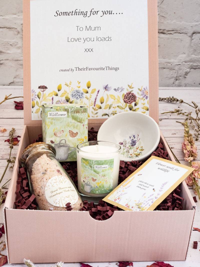 Geburtstagsgeschenk, Personalisierte Geschenkbox Gefüllt, Handgefertigtes Veganes Geschenk Für Ihre Beste Freundin, Umweltfreundliche Geschenkbox von Etsy - Theirfavouritethings
