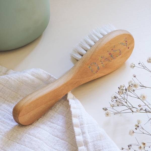 Voll Geblümte Baby Haarbürste Voll Geblümte Baby Haarbürste von Etsy - Thisisnessie
