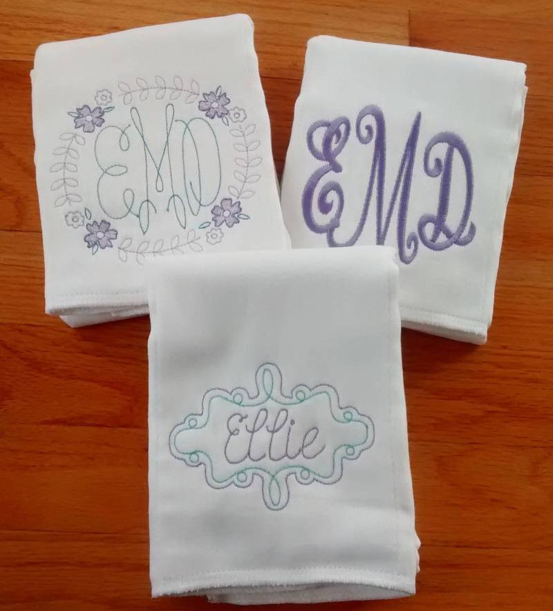 Personalisierte Baby Mädchen Spucktücher, Blumen Mit Monogramm 3Er-Set von Etsy - ThreeThreadsSC