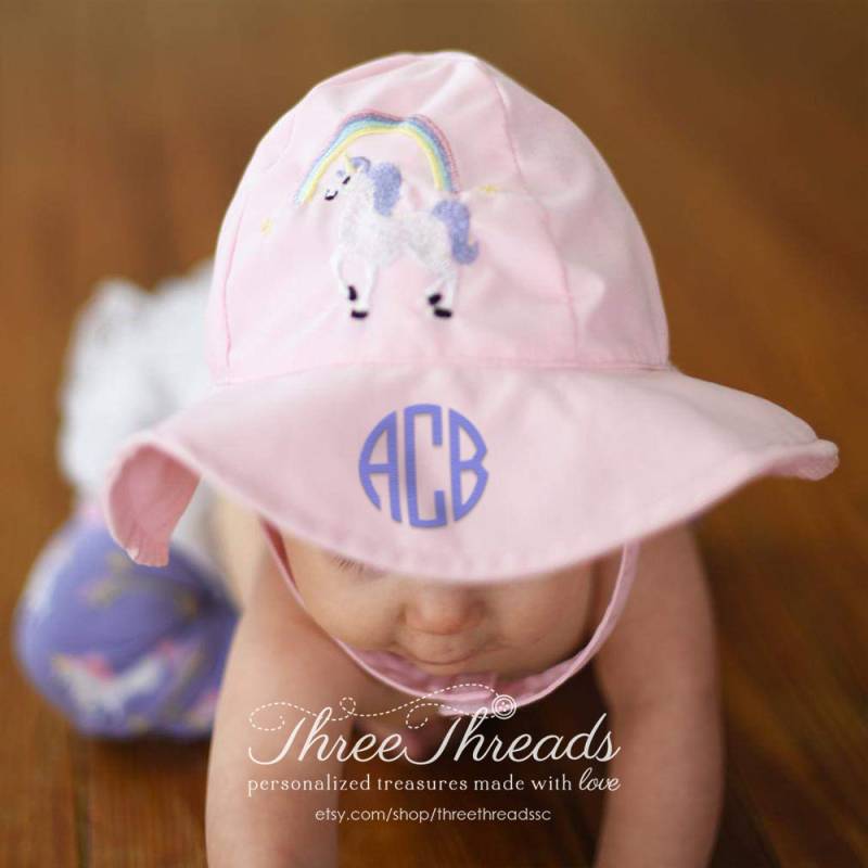 Monogramm Einhorn Mädchen Sonnenhut, Personalisierter Kinder Baby Geschenk, Sonnenhut Monogramm Einhorn Mädchen Sonnenhut, Personalisierter Kinder Baby Geschenk, Sonnenhut von Etsy - ThreeThreadsSC