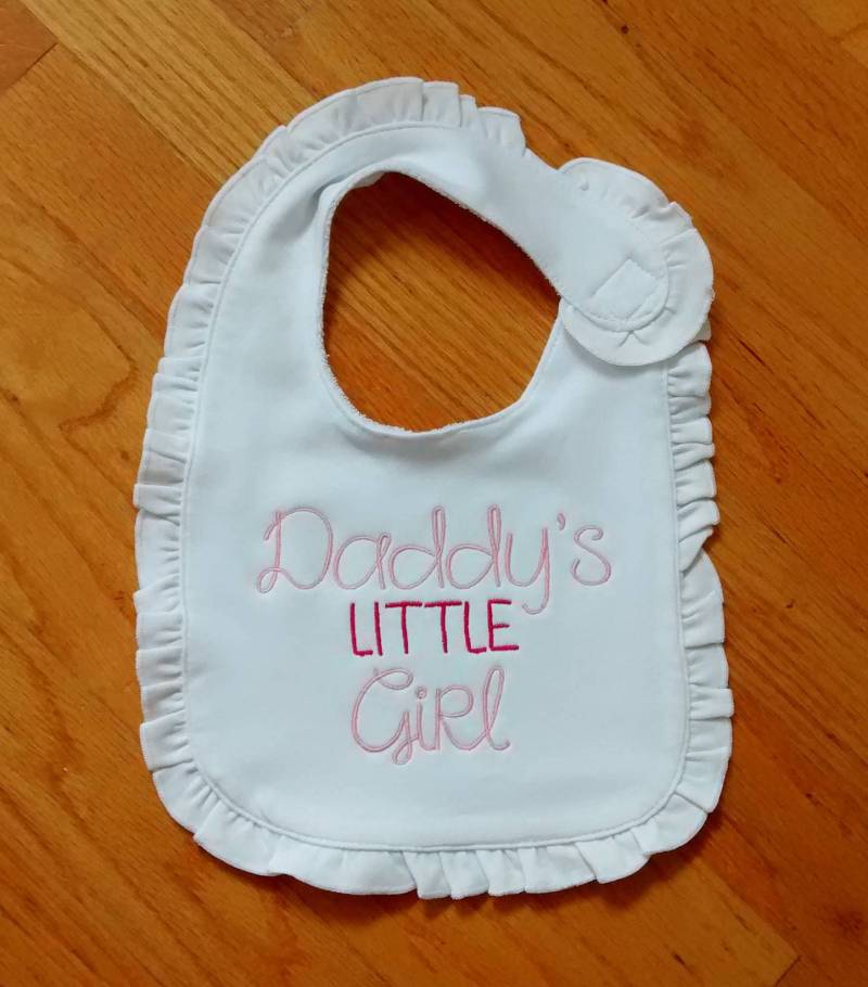 Papas Kleines Mädchen Lätzchen Mit Rüschen Papas Kleines Mädchen Lätzchen Mit Rüschen von Etsy - ThreeThreadsSC