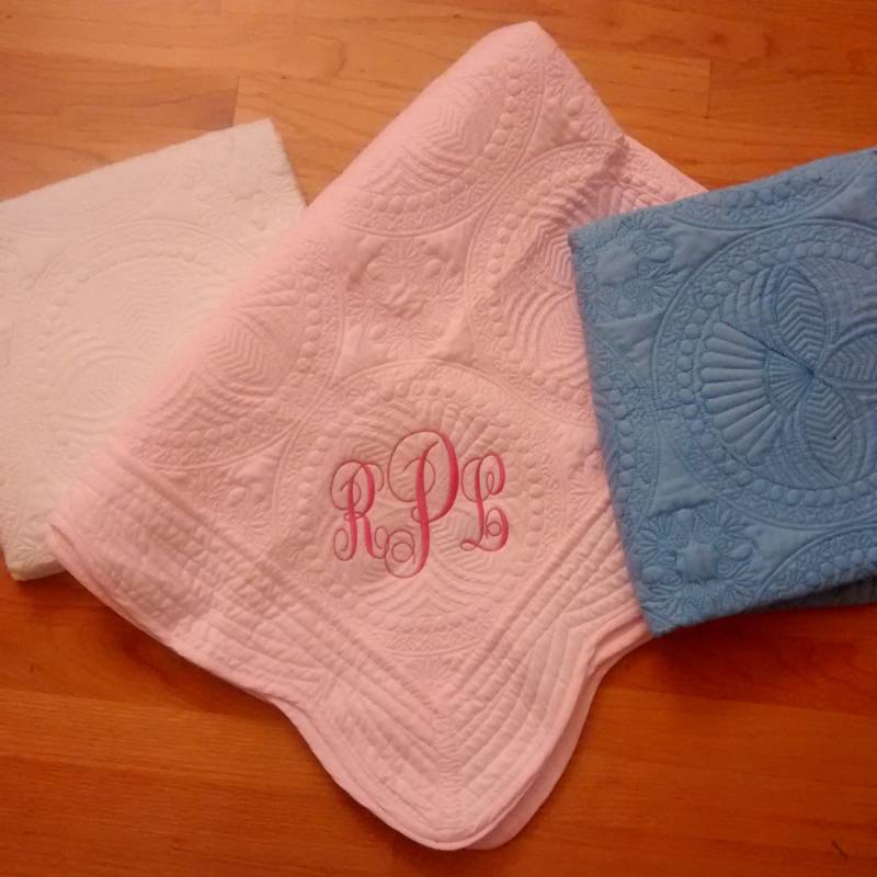 Salemonogrammierte Babydecke, Andenken Baby Quilt Salemonogrammierte Babydecke, Andenken Baby Quilt von Etsy - ThreeThreadsSC