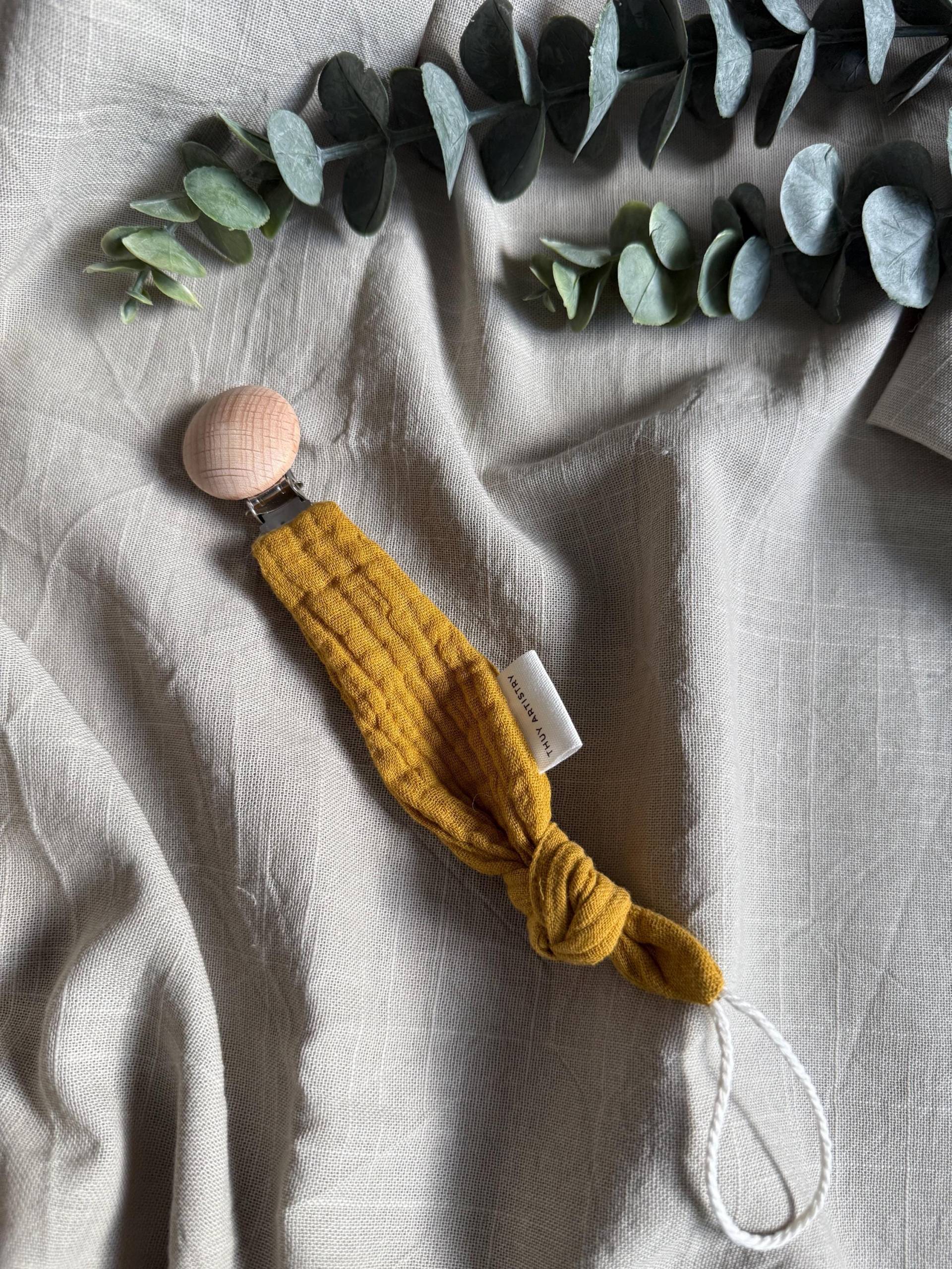 Musselin Schnullerkette Schnullerband Baby Geschenk Zur Geburt Holzclip Naturtöne Pastell Accessoires Baumwolle von Etsy - ThuyArtistry