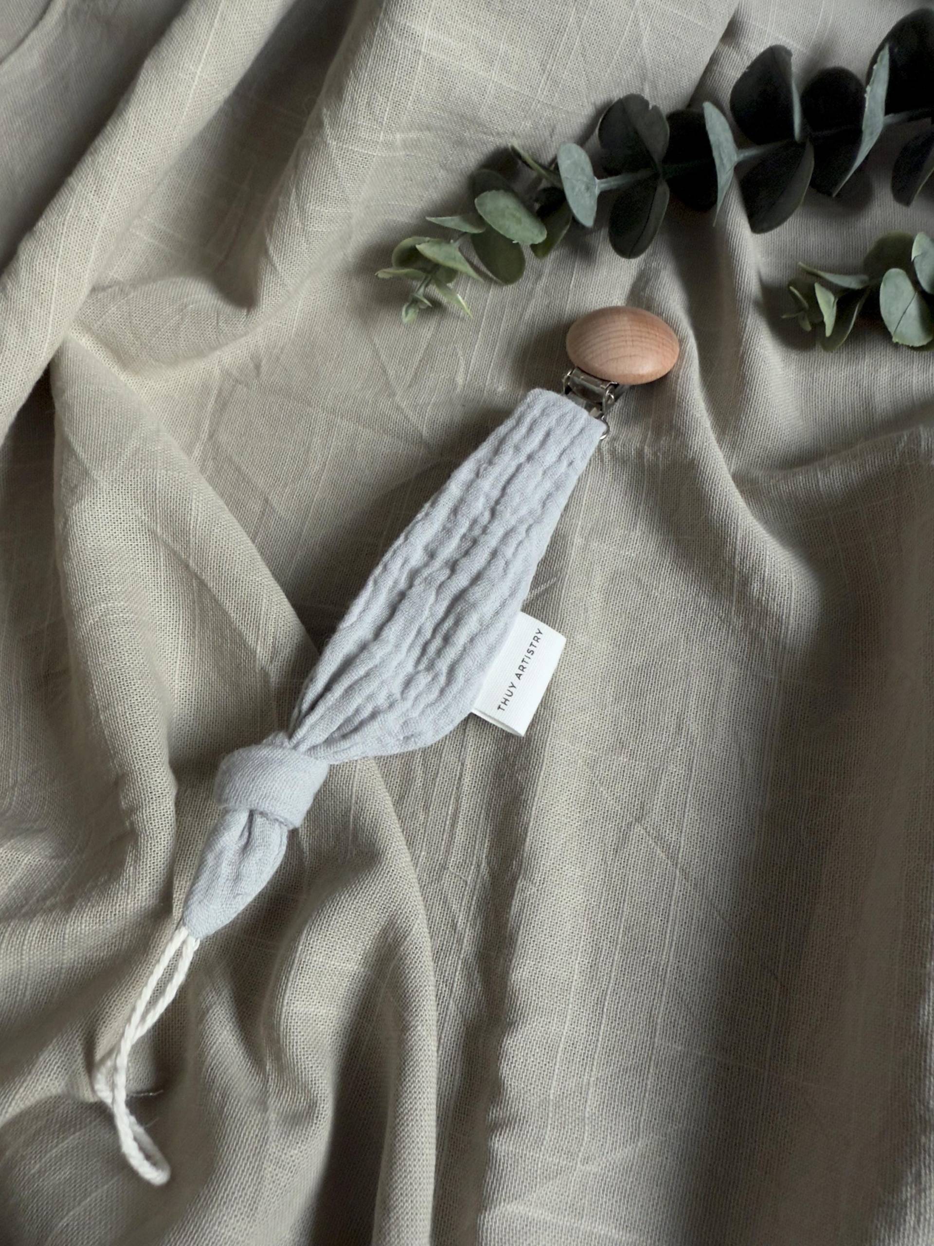 Musselin Schnullerkette Schnullerband Baby Geschenk Zur Geburt Holzclip Naturtöne Pastell Accessoires Baumwolle von Etsy - ThuyArtistry
