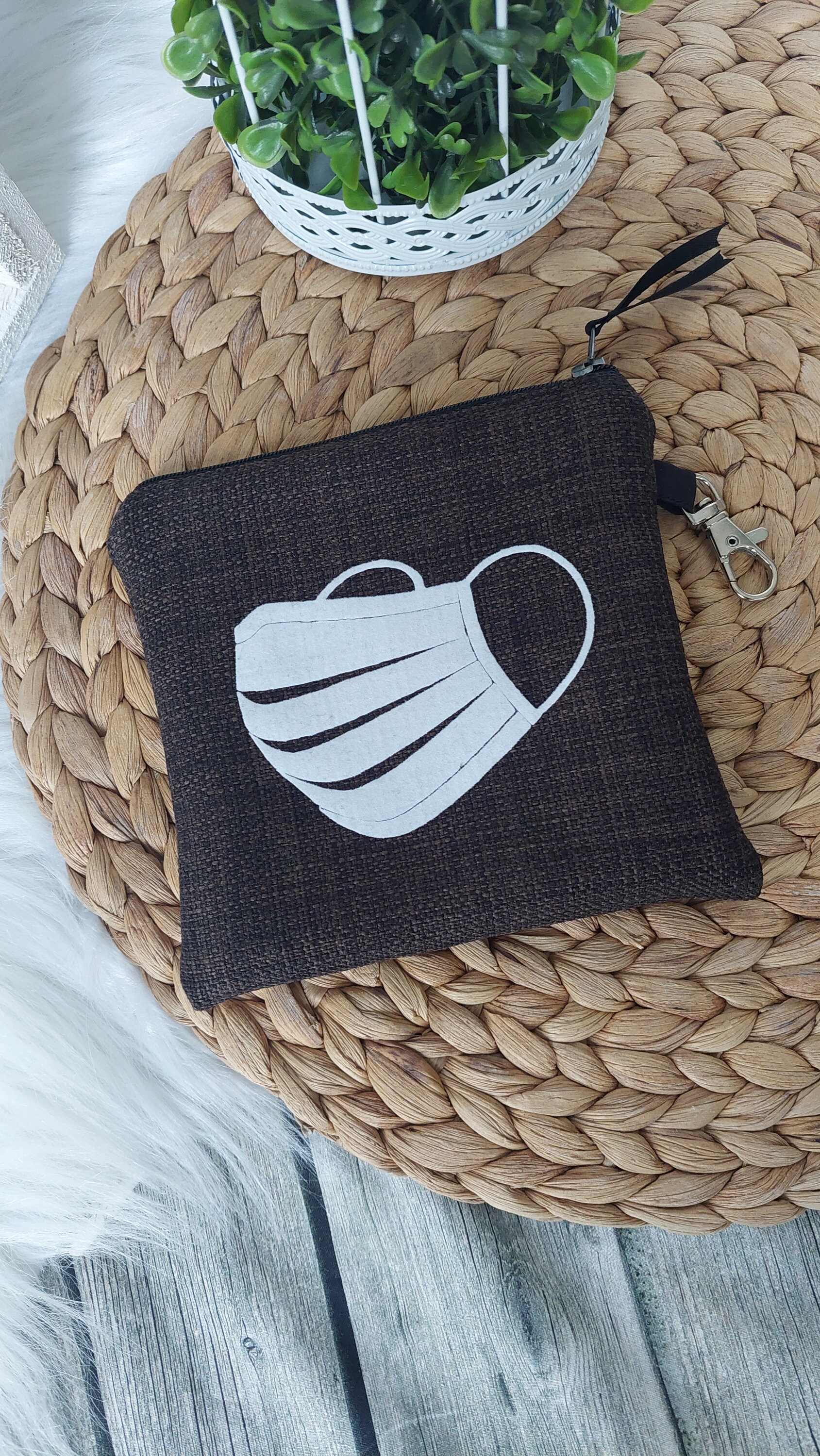 Tasche | Farbbeispiel Choco Für Mund-Nasen-Maske Aus Polstercanvas in 36 Farben Tasche | Farbbeispiel Choco Für Mund-Nasen-Maske Aus Polstercanvas in 36 Farben von Etsy - TiLuLy